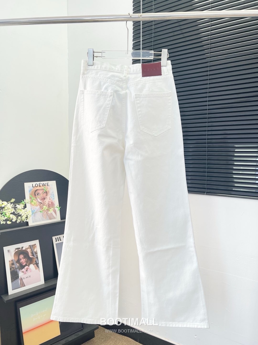 디올 2026SS 코튼 화이트 데님 새들버클 레더패치 루즈핏 롱팬츠 Dior 2026 SS Cotton White Denim Saddle Buckle Leather Patch Loose Fit Long Pants 6