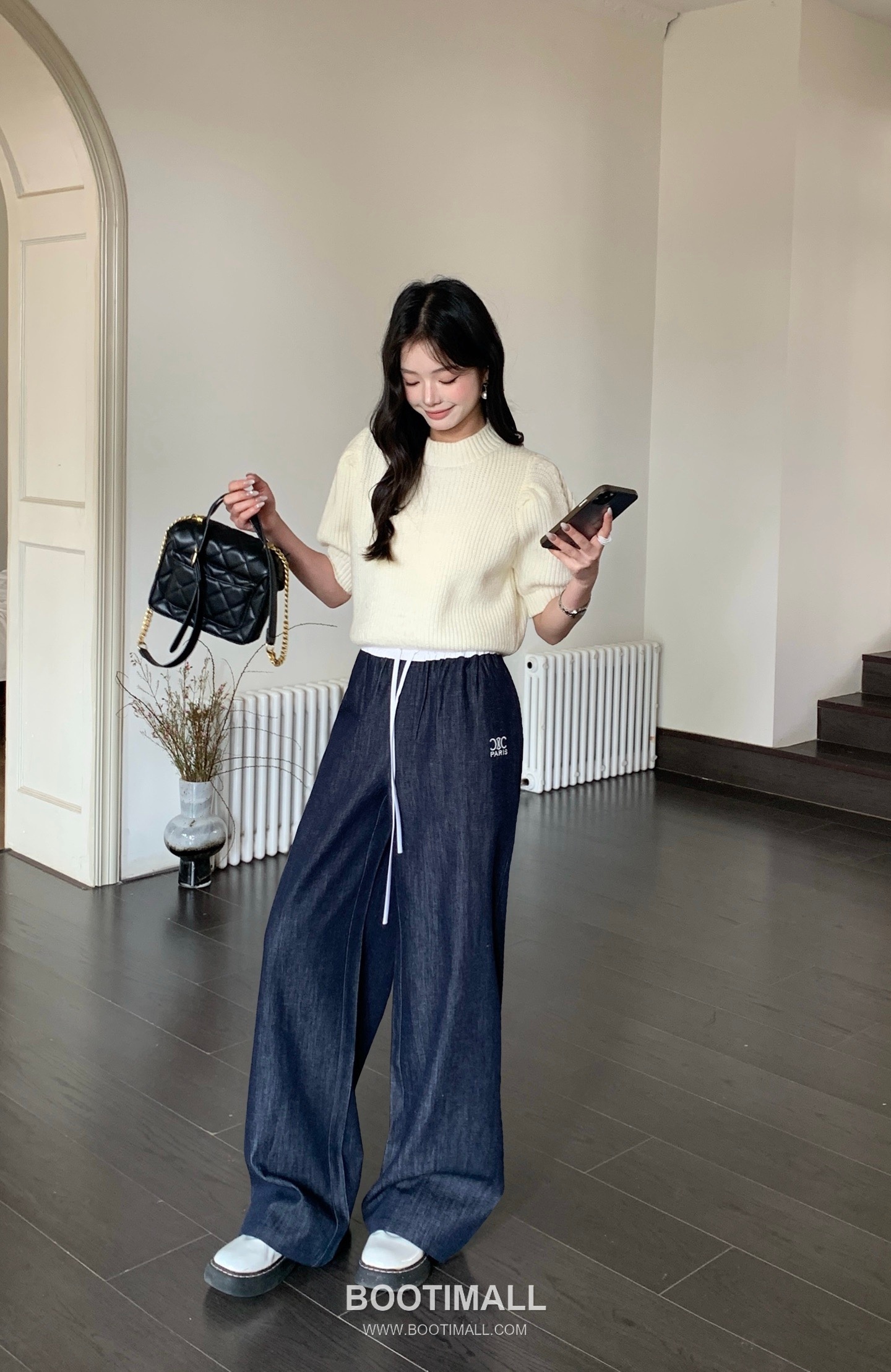 구찌 2026SS 코튼 화이트 데님 밴딩 로고자수 루즈핏 롱팬츠 Gucci 2026 SS Cotton White Denim Elastic Waist Logo Embroidered Loose Fit Long Pants 1