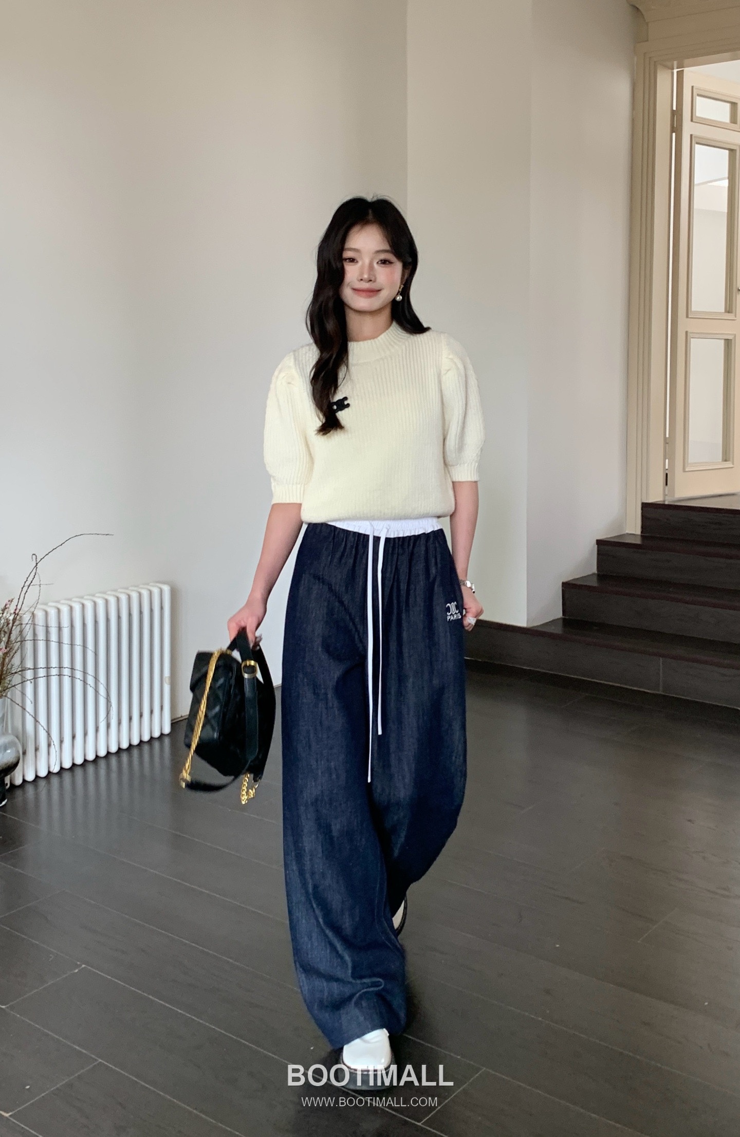 구찌 2026SS 코튼 화이트 데님 밴딩 로고자수 루즈핏 롱팬츠 Gucci 2026 SS Cotton White Denim Elastic Waist Logo Embroidered Loose Fit Long Pants 3