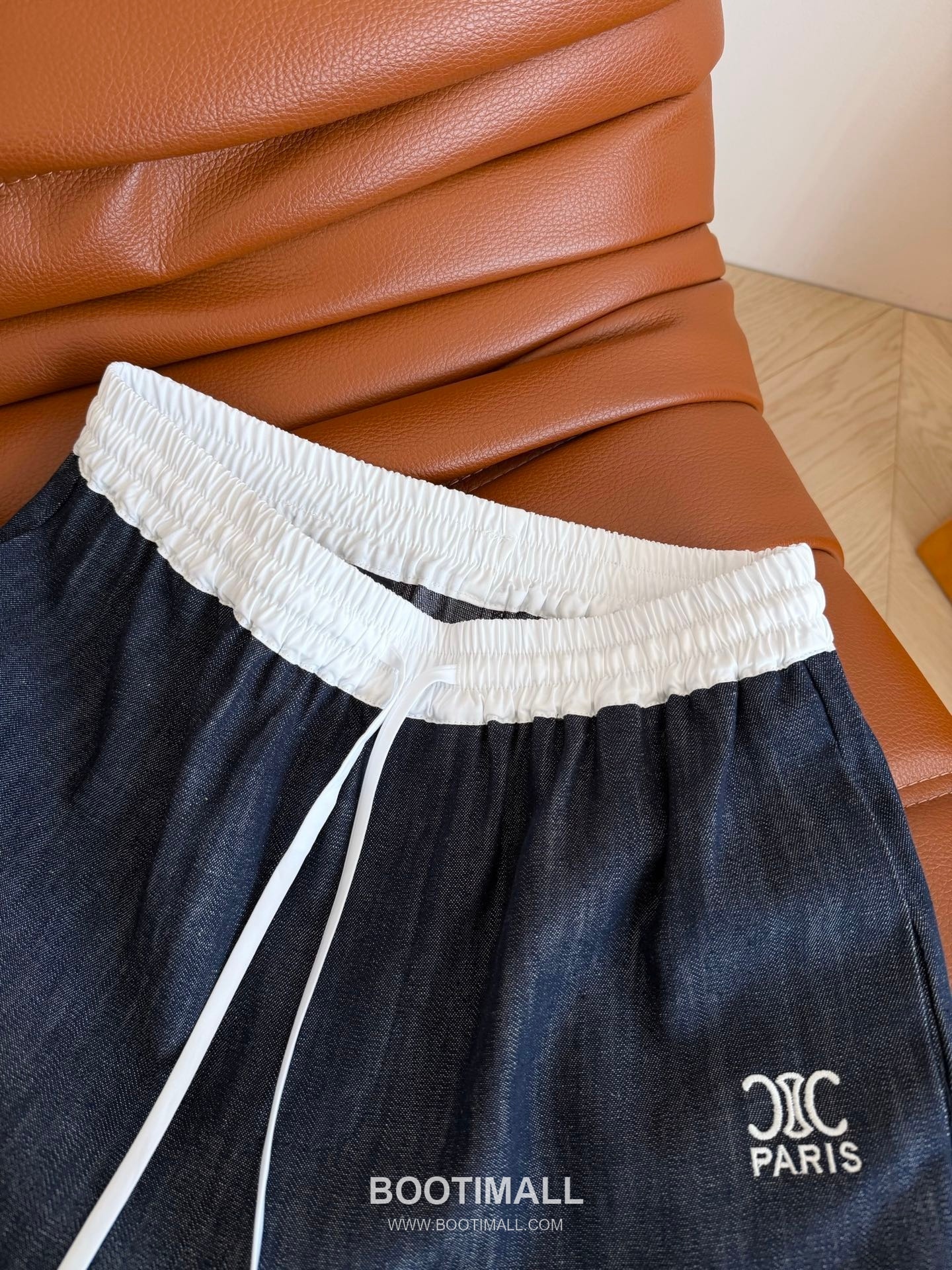 구찌 2026SS 코튼 화이트 데님 밴딩 로고자수 루즈핏 롱팬츠 Gucci 2026 SS Cotton White Denim Elastic Waist Logo Embroidered Loose Fit Long Pants 15