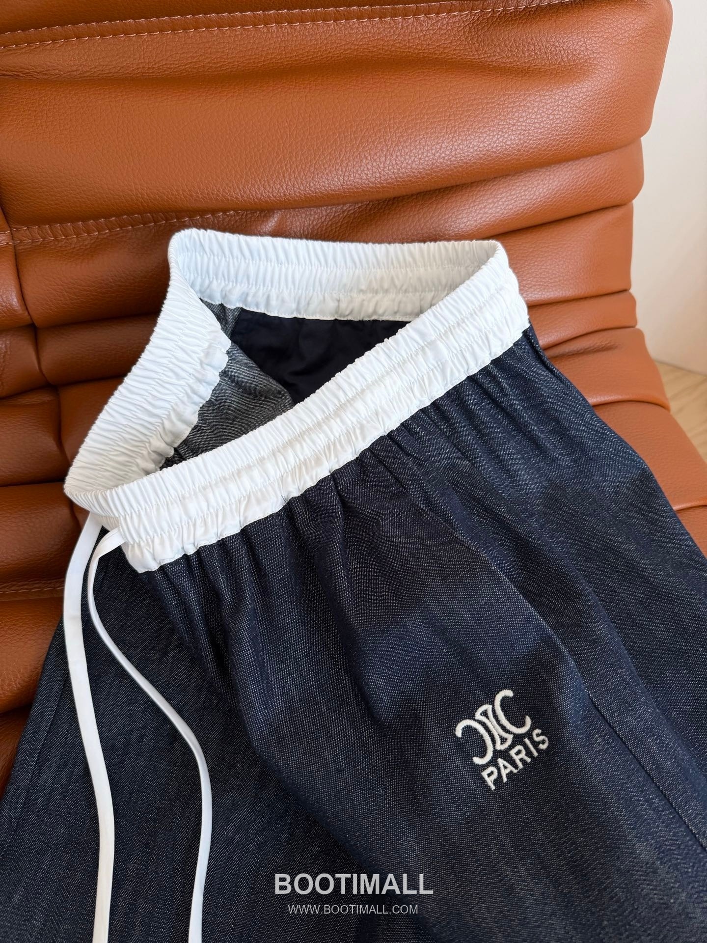 구찌 2026SS 코튼 화이트 데님 밴딩 로고자수 루즈핏 롱팬츠 Gucci 2026 SS Cotton White Denim Elastic Waist Logo Embroidered Loose Fit Long Pants 17