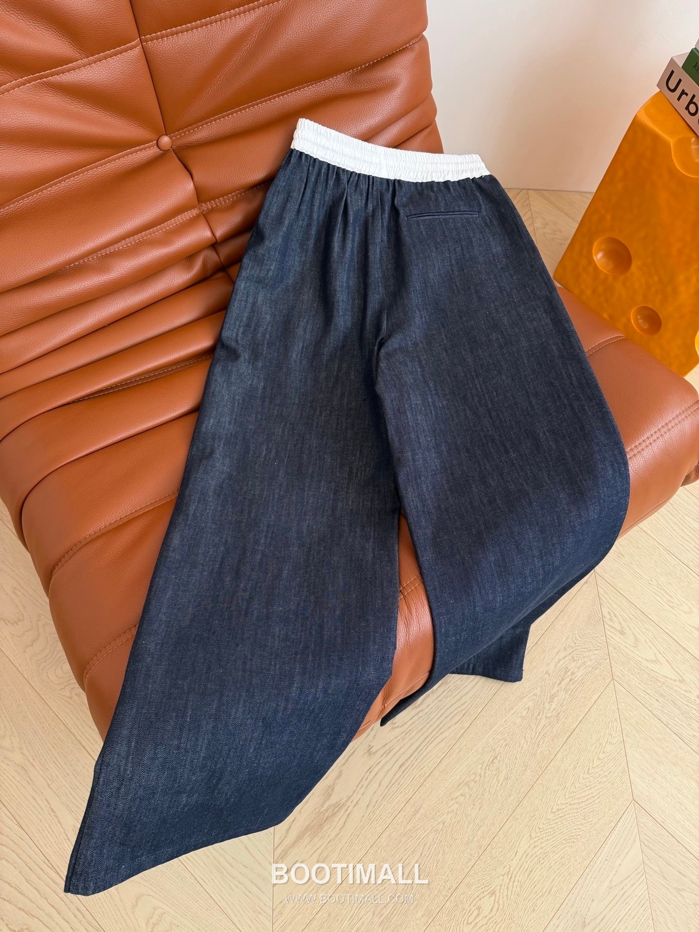 구찌 2026SS 코튼 화이트 데님 밴딩 로고자수 루즈핏 롱팬츠 Gucci 2026 SS Cotton White Denim Elastic Waist Logo Embroidered Loose Fit Long Pants 18