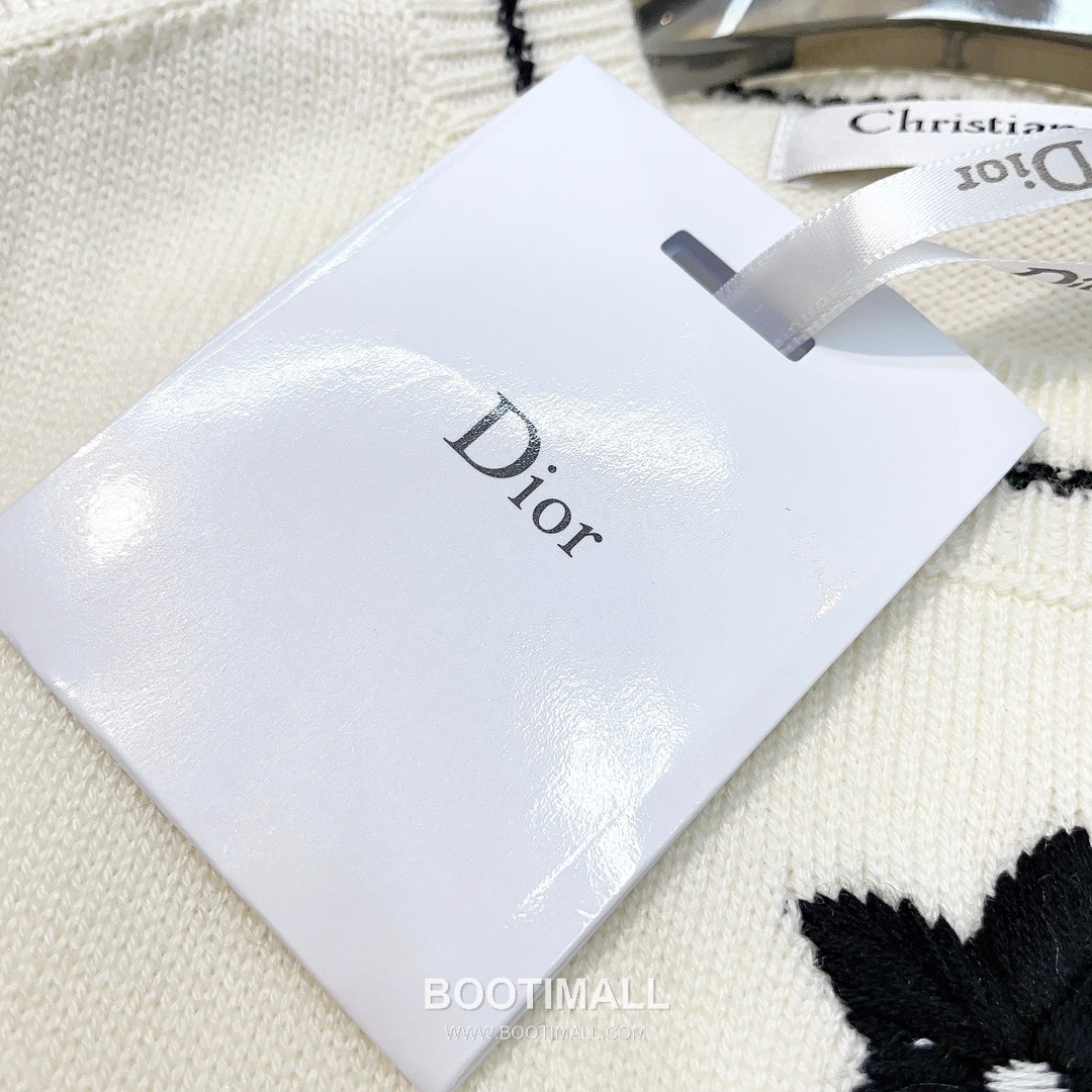디올 2026SS 울 니트 별자수 로고 퍼프슬리브 반팔 니트 Dior 2026 SS Wool Knit Star Embroidered Logo Puff Sleeve Short Sleeve Knit 11