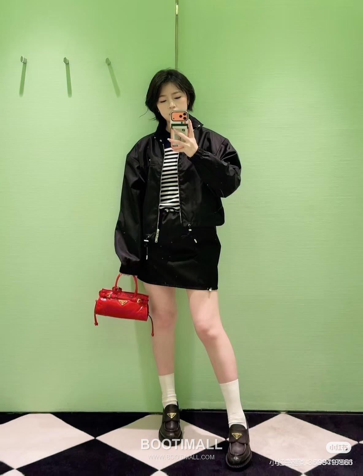 프라다 2026SS 리나일론 트라이앵글로고 루즈핏 숏 후드재킷 Prada 2026 SS Re Nylon Triangle Logo Loose Fit Short Hooded Jacket 9