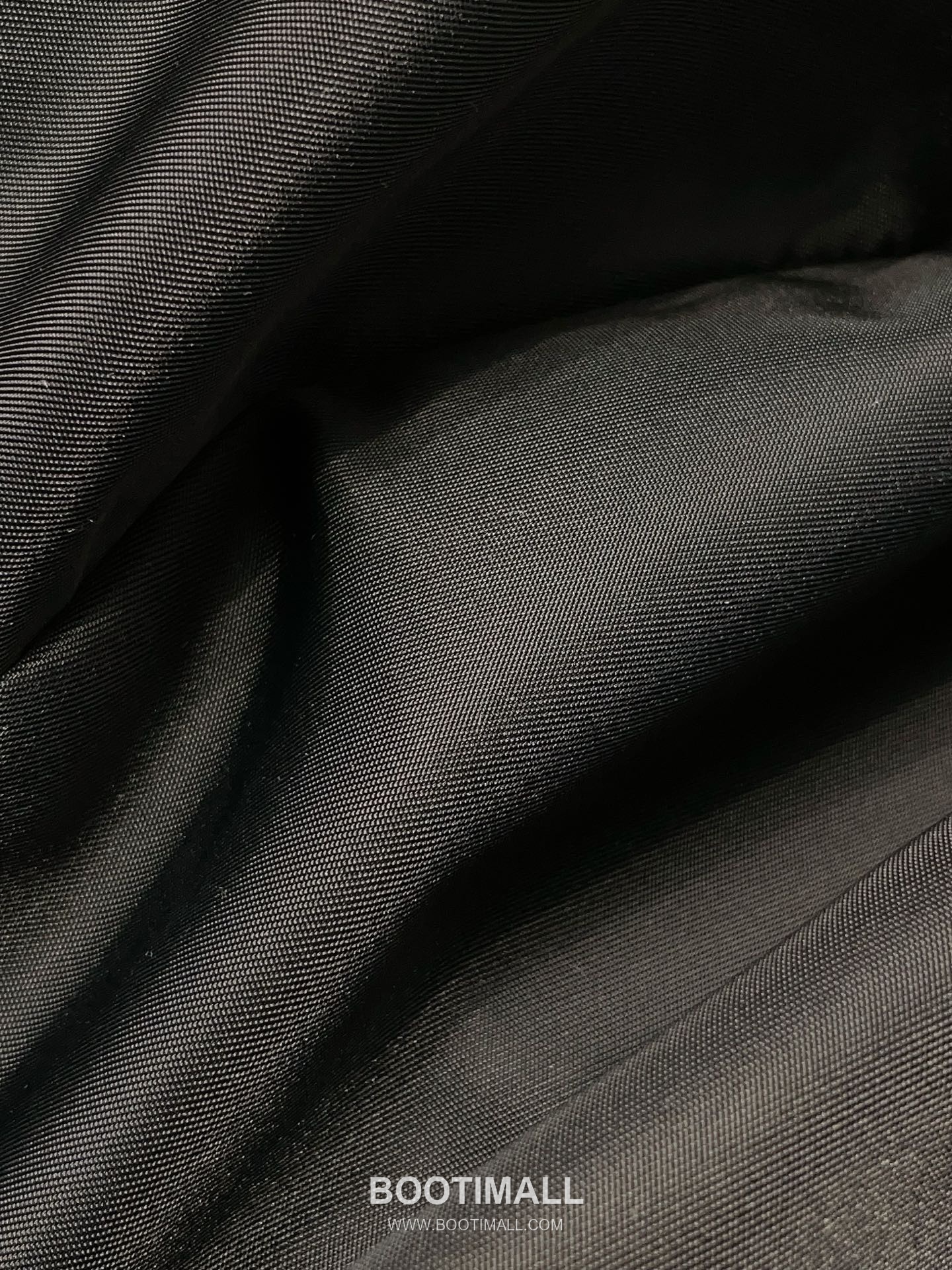 프라다 2026SS 리나일론 트라이앵글로고 루즈핏 숏 후드재킷 Prada 2026 SS Re Nylon Triangle Logo Loose Fit Short Hooded Jacket 27