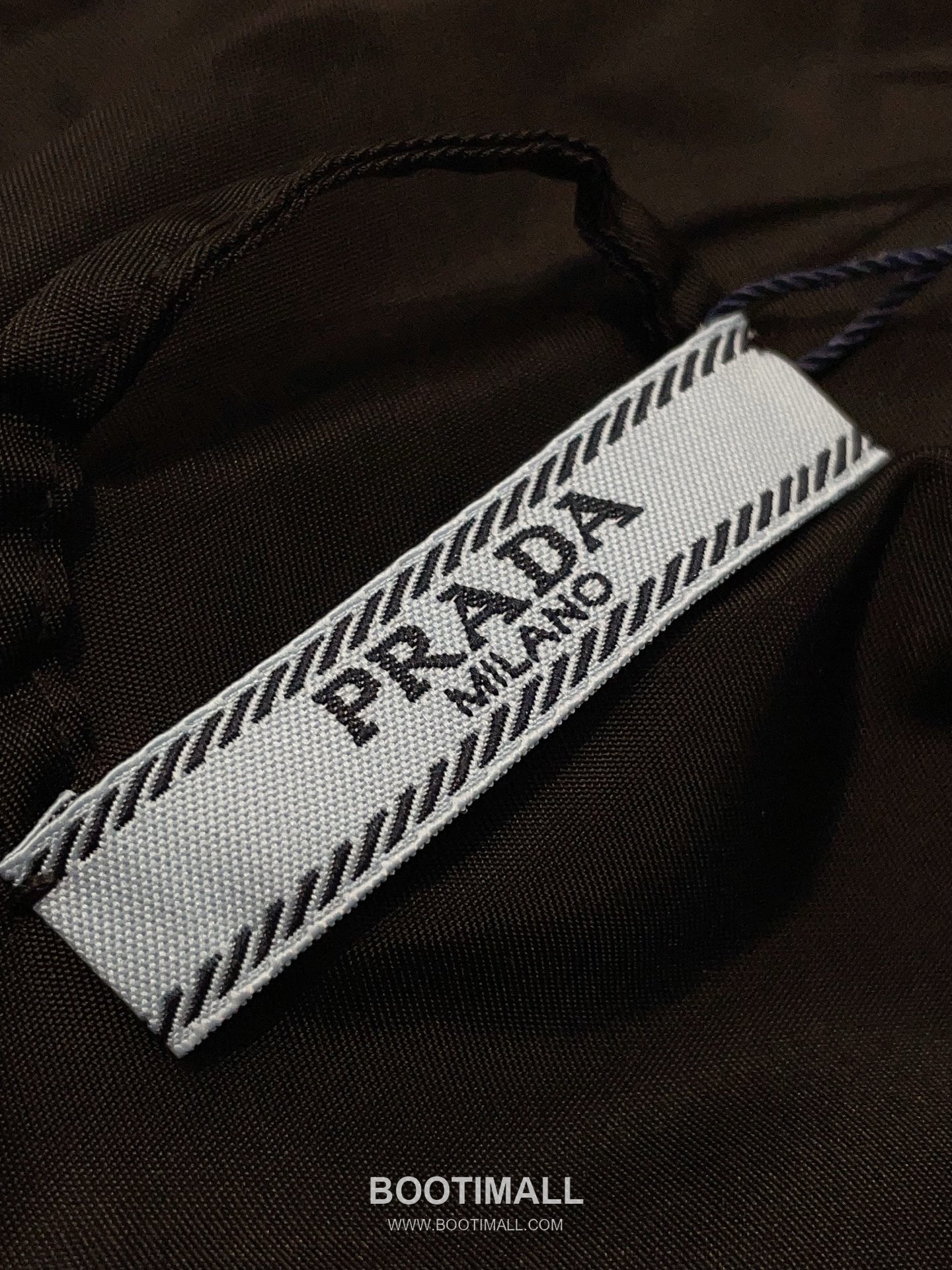 프라다 2026SS 리나일론 트라이앵글로고 루즈핏 숏 후드재킷 Prada 2026 SS Re Nylon Triangle Logo Loose Fit Short Hooded Jacket 28