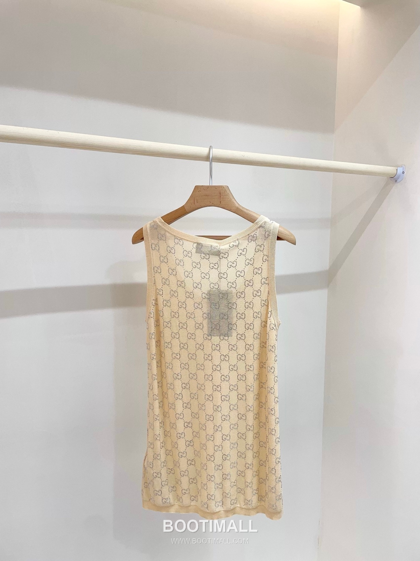 구찌 2026SS 실크 GG 크리스탈자수 슬림핏 슬리브리스 니트 Gucci 2026 SS Silk GG Crystal Embroidered Slim Fit Sleeveless Knit 17