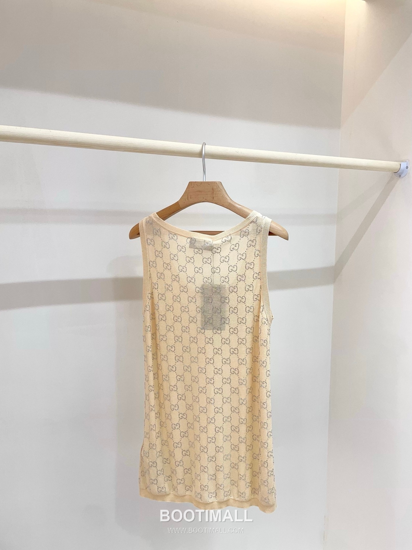 구찌 2026SS 실크 GG 크리스탈자수 슬림핏 슬리브리스 니트 Gucci 2026 SS Silk GG Crystal Embroidered Slim Fit Sleeveless Knit 18