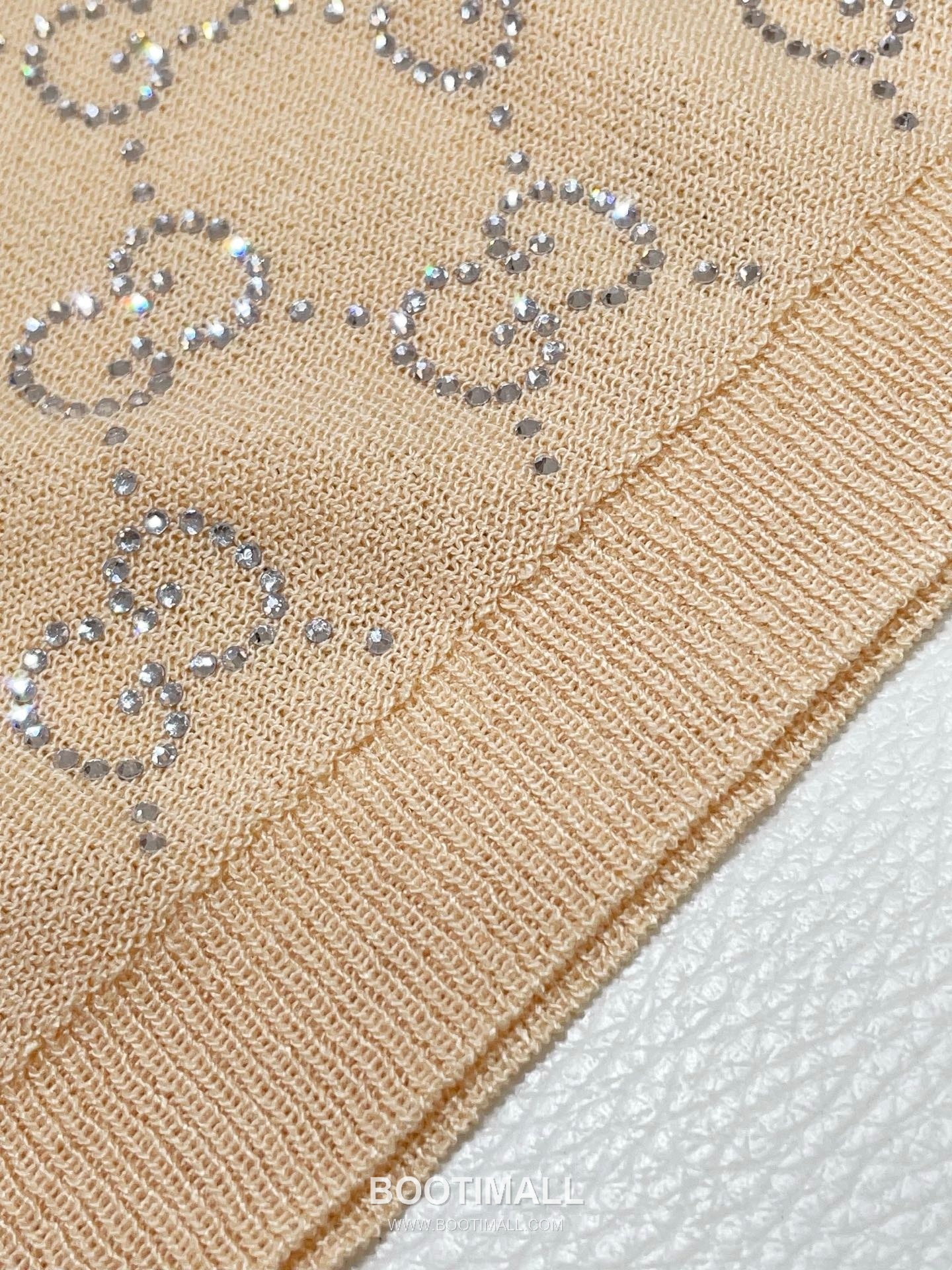 구찌 2026SS 실크 GG 크리스탈자수 슬림핏 슬리브리스 니트 Gucci 2026 SS Silk GG Crystal Embroidered Slim Fit Sleeveless Knit 25