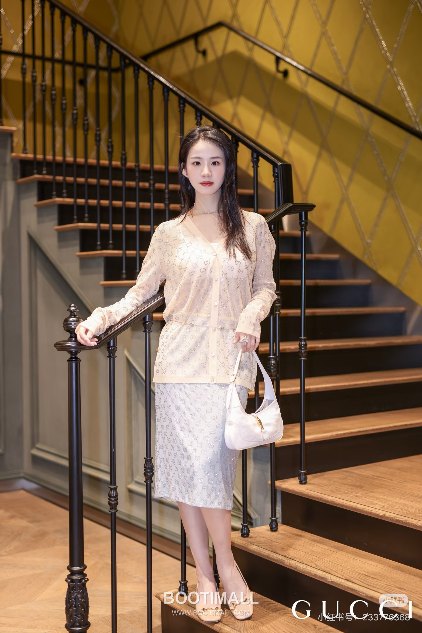 구찌 2026SS 실크 GG 크리스탈자수 슬림핏 브이넥 긴팔 가디건 Gucci 2026 SS Silk GG Crystal Embroidered Slim Fit V Neck Long Sleeve Cardigan 2