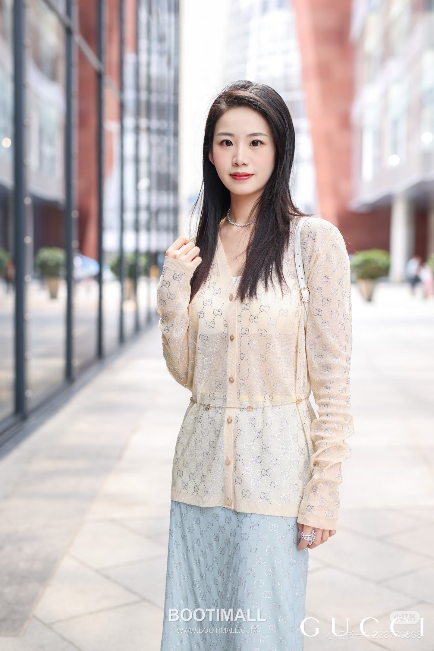 구찌 2026SS 실크 GG 크리스탈자수 슬림핏 브이넥 긴팔 가디건 Gucci 2026 SS Silk GG Crystal Embroidered Slim Fit V Neck Long Sleeve Cardigan 3