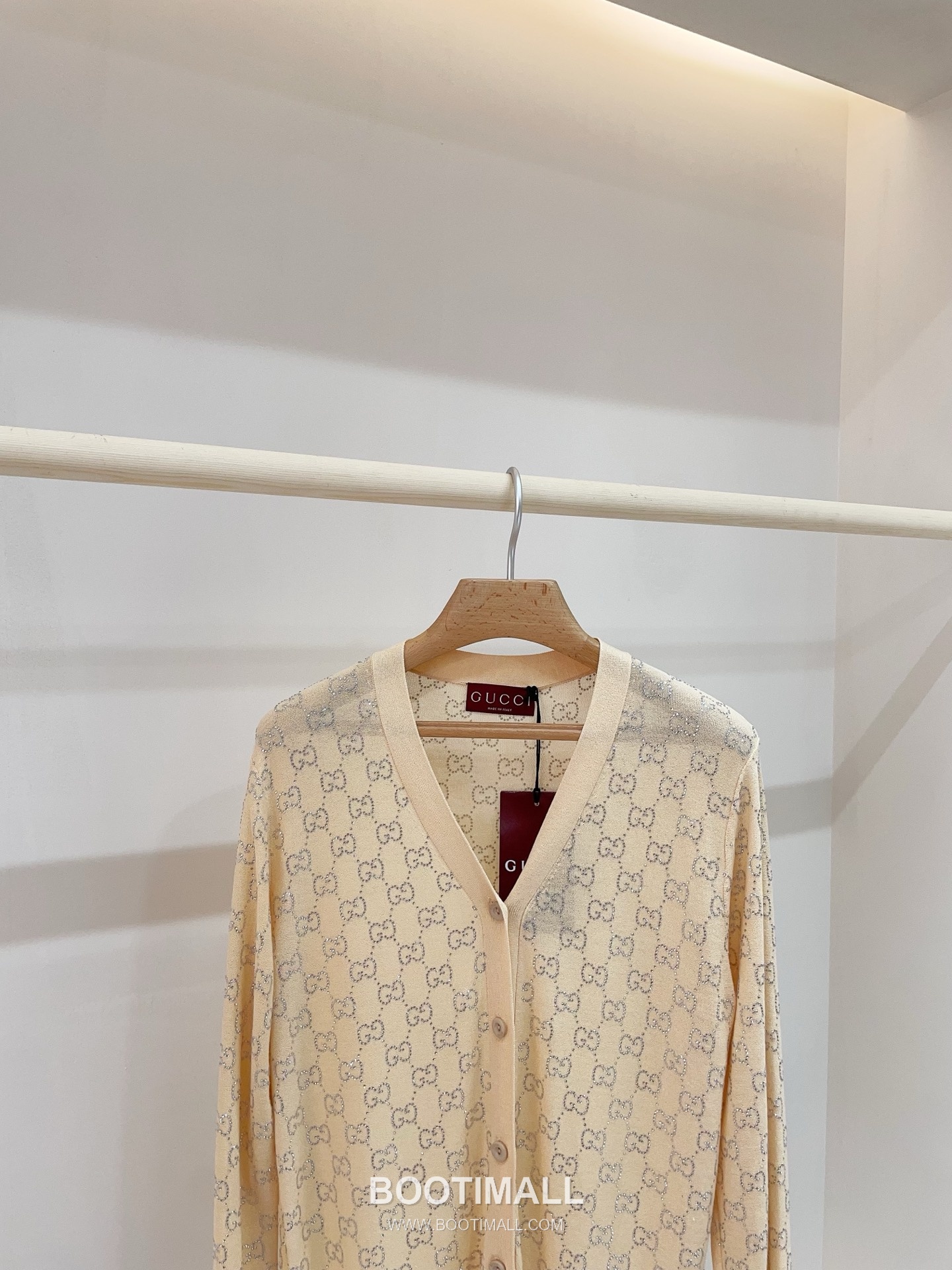 구찌 2026SS 실크 GG 크리스탈자수 슬림핏 브이넥 긴팔 가디건 Gucci 2026 SS Silk GG Crystal Embroidered Slim Fit V Neck Long Sleeve Cardigan 12