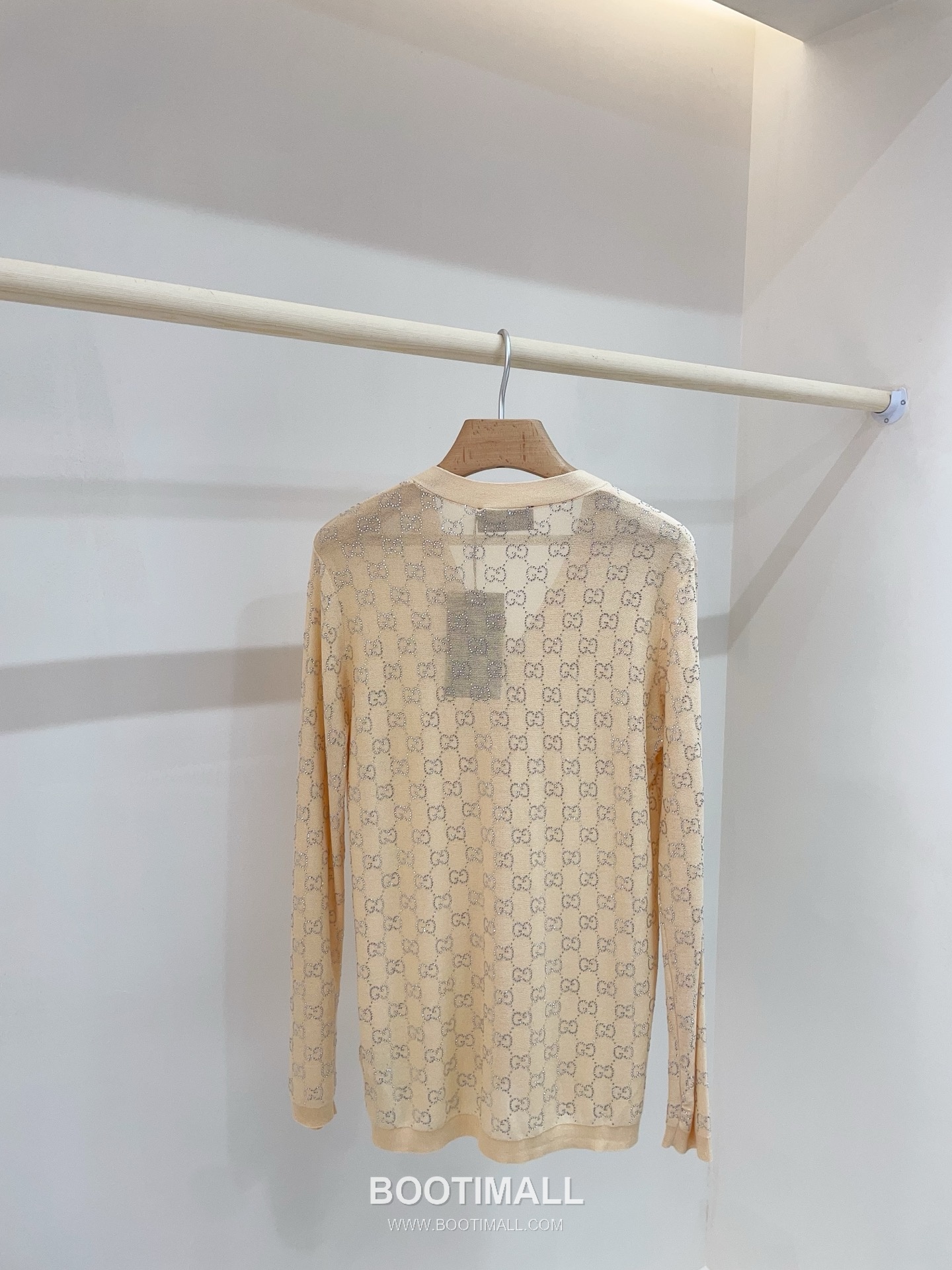 구찌 2026SS 실크 GG 크리스탈자수 슬림핏 브이넥 긴팔 가디건 Gucci 2026 SS Silk GG Crystal Embroidered Slim Fit V Neck Long Sleeve Cardigan 13