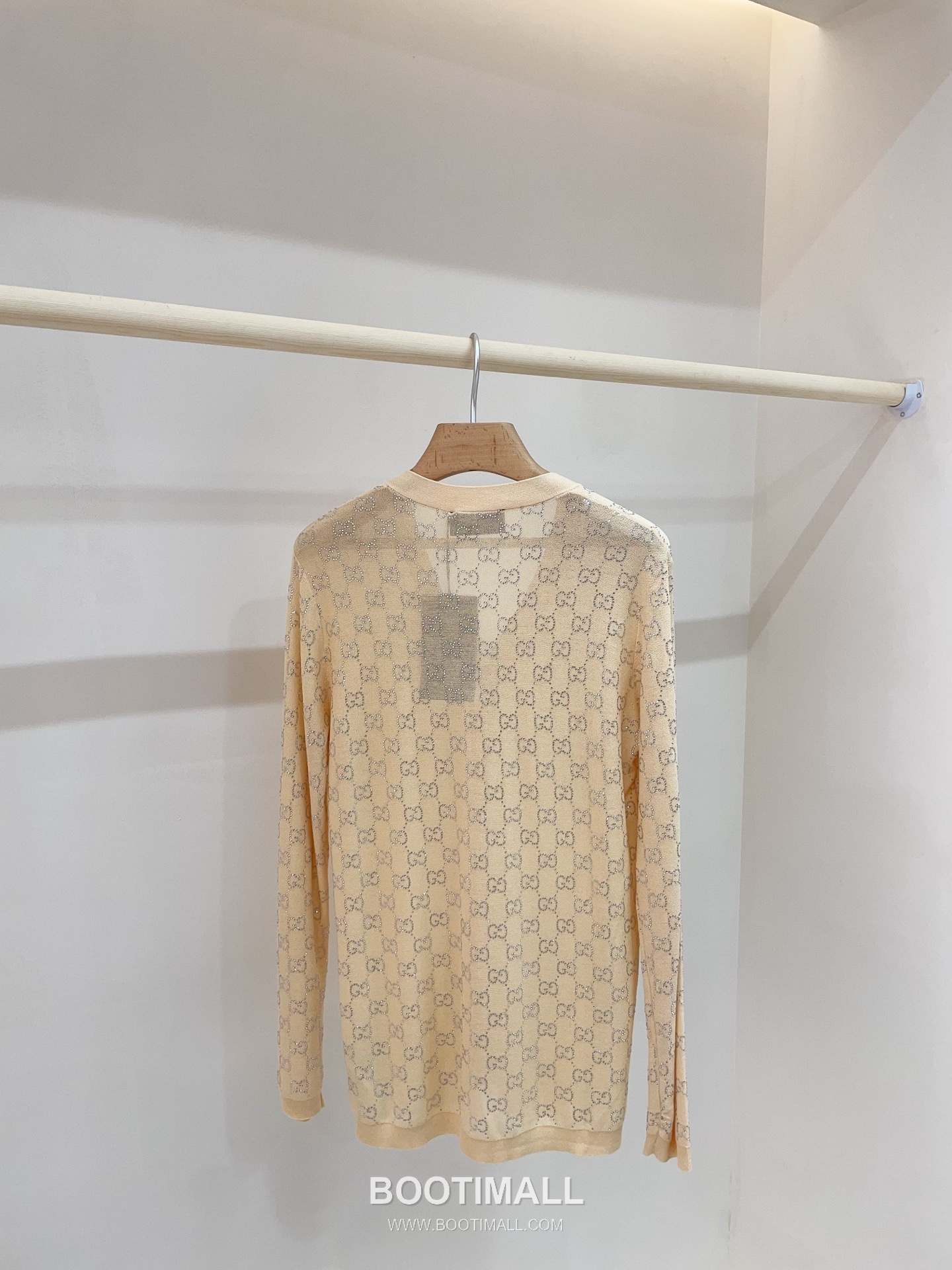 구찌 2026SS 실크 GG 크리스탈자수 슬림핏 브이넥 긴팔 가디건 Gucci 2026 SS Silk GG Crystal Embroidered Slim Fit V Neck Long Sleeve Cardigan 14