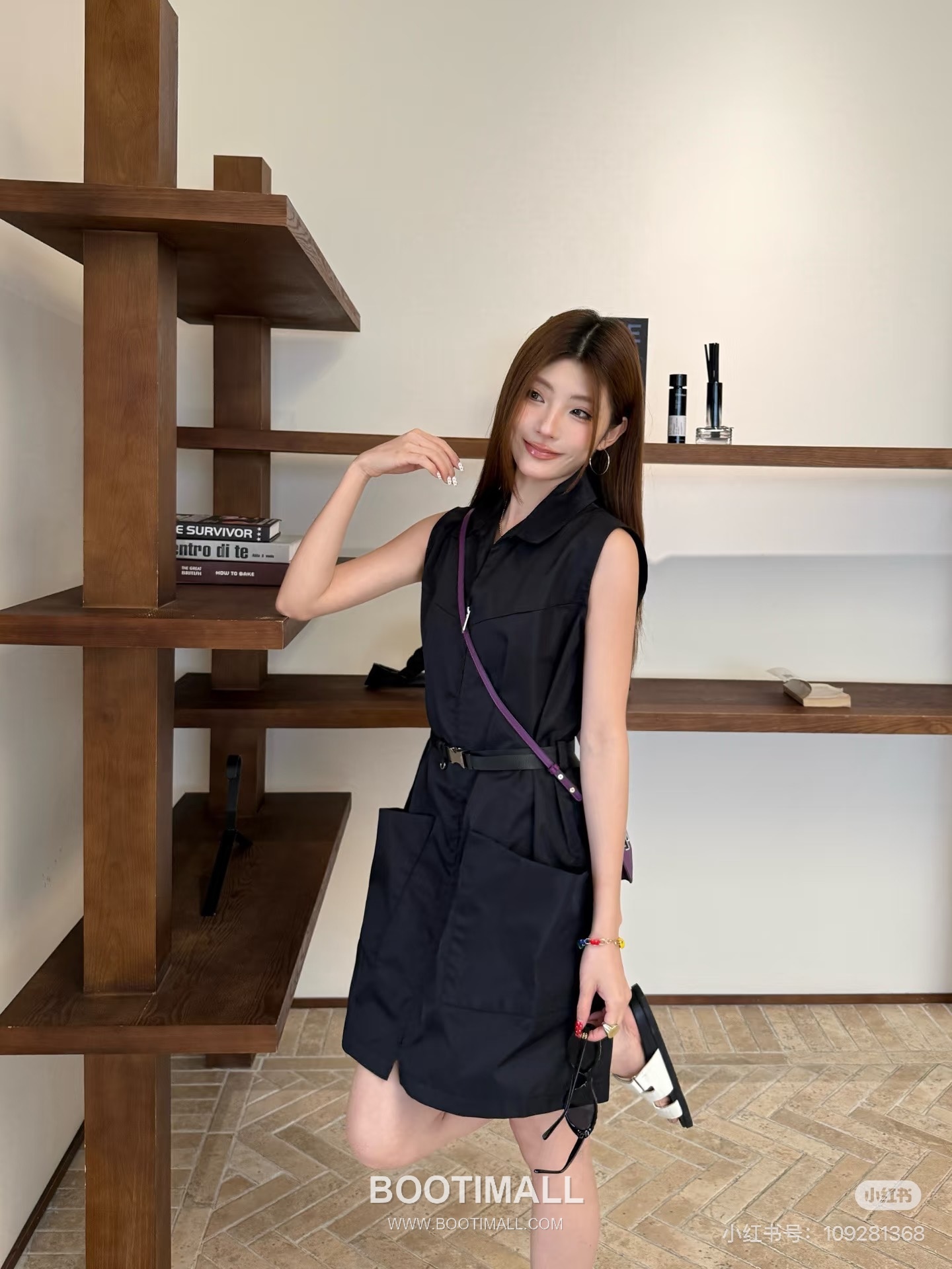 프라다 2026SS 리나일론 트라이앵글로고 플레어핏 미니 슬리브리스 원피스 Prada 2026 SS Re Nylon Triangle Logo Flared Mini Sleeveless Dress 6