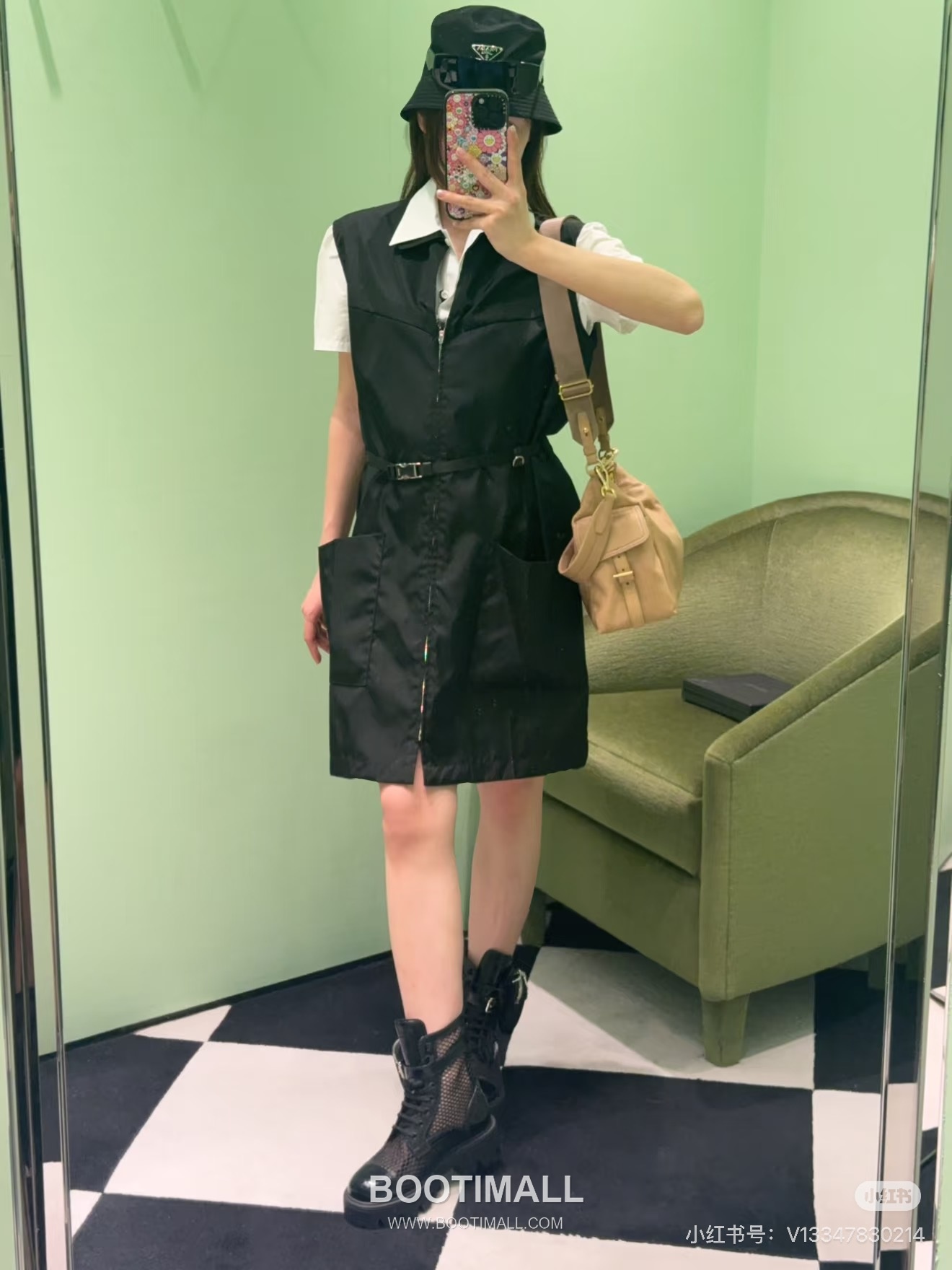 프라다 2026SS 리나일론 트라이앵글로고 플레어핏 미니 슬리브리스 원피스 Prada 2026 SS Re Nylon Triangle Logo Flared Mini Sleeveless Dress 10