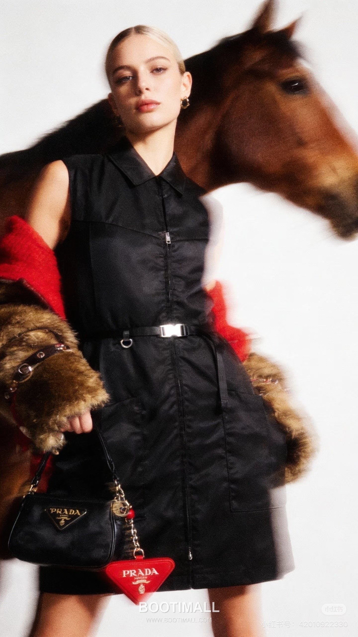 프라다 2026SS 리나일론 트라이앵글로고 플레어핏 미니 슬리브리스 원피스 Prada 2026 SS Re Nylon Triangle Logo Flared Mini Sleeveless Dress 13