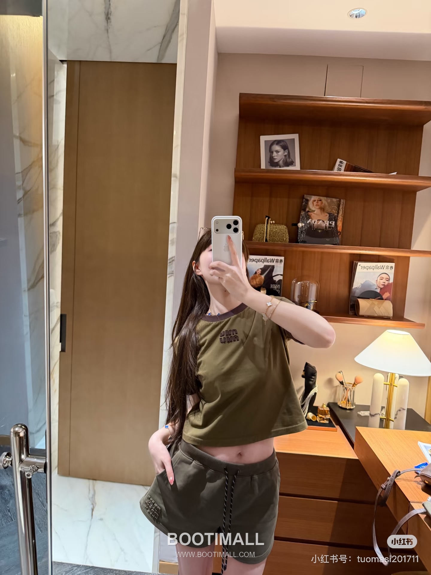 프라다 2026SS 코튼 드로스트링 로고자수 루즈핏 쇼츠 Prada 2026 SS Cotton Drawstring Logo Embroidered Loose Fit Shorts 8