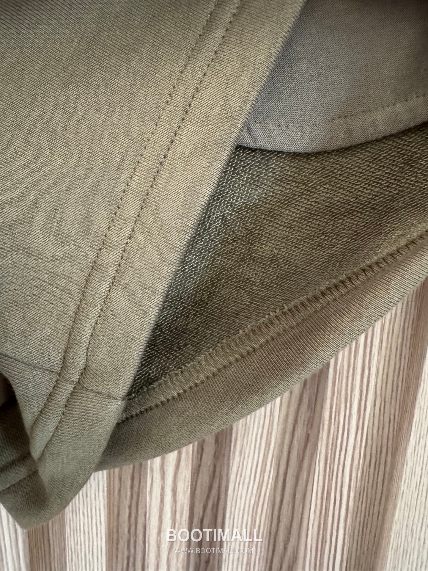 프라다 2026SS 코튼 드로스트링 로고자수 루즈핏 쇼츠 Prada 2026 SS Cotton Drawstring Logo Embroidered Loose Fit Shorts 15