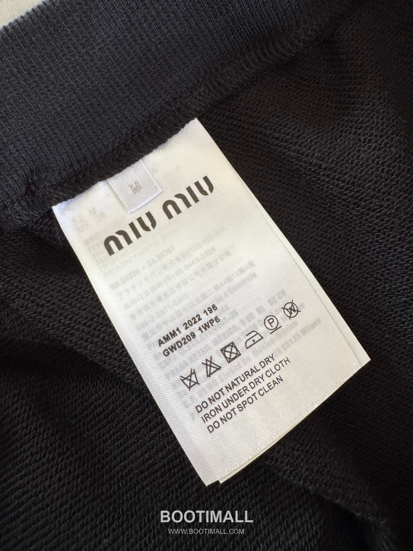 프라다 2026SS 코튼 드로스트링 로고자수 루즈핏 쇼츠 Prada 2026 SS Cotton Drawstring Logo Embroidered Loose Fit Shorts 7