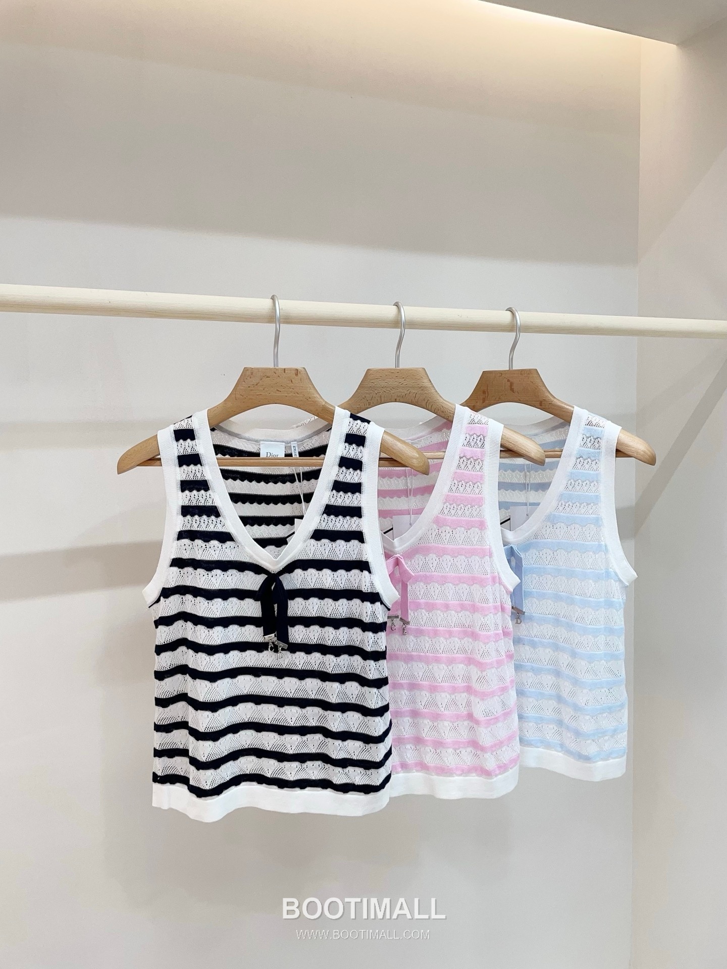 디올 2026SS 레이스니트 마리니에르 스트라이프 CD참 슬림핏 슬리브리스 니트 Dior 2026 SS Lace Knit Mariniere Stripe CD Charm Slim Fit Sleeveless Knit 1