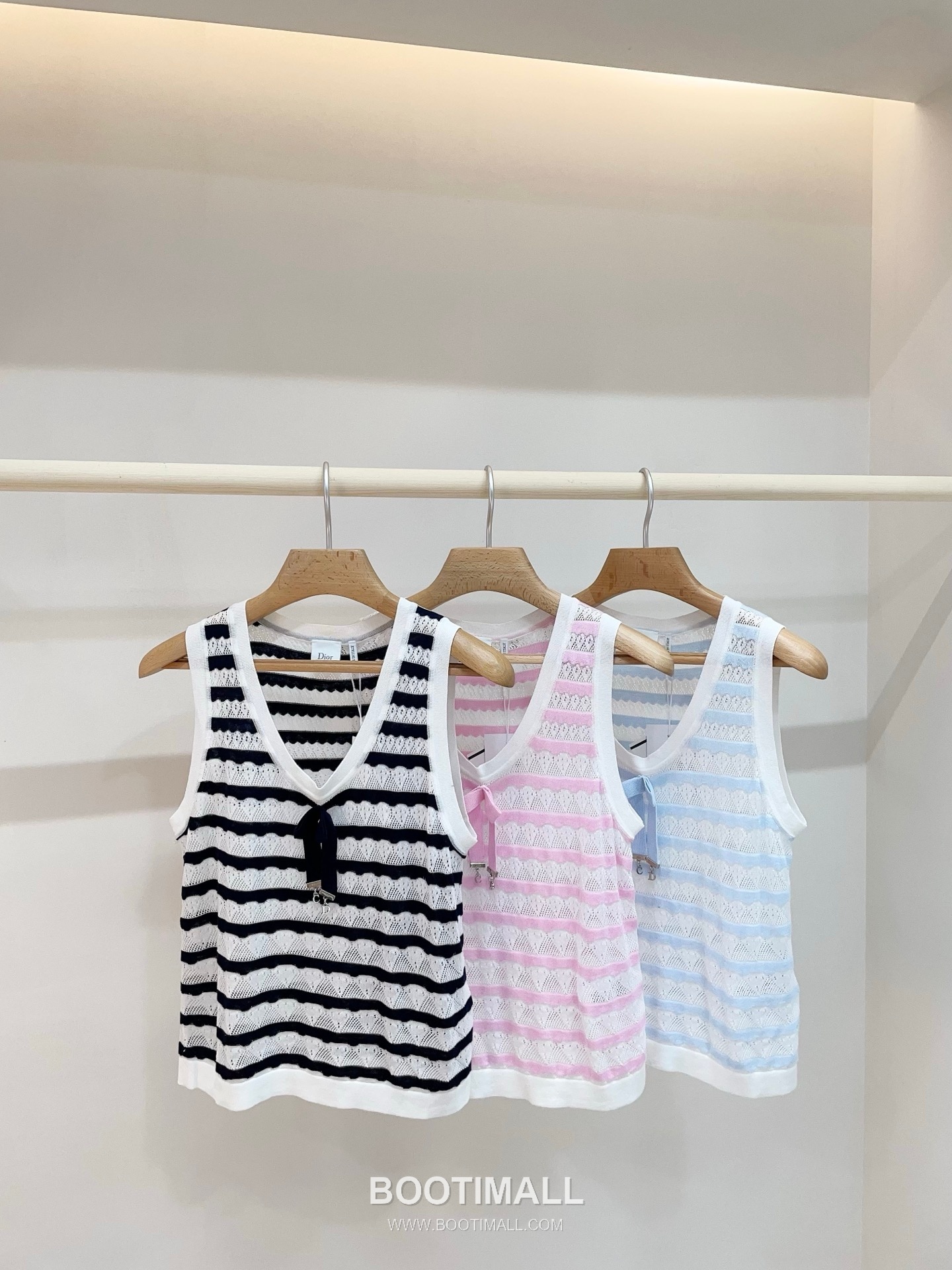 디올 2026SS 레이스니트 마리니에르 스트라이프 CD참 슬림핏 슬리브리스 니트 Dior 2026 SS Lace Knit Mariniere Stripe CD Charm Slim Fit Sleeveless Knit 3