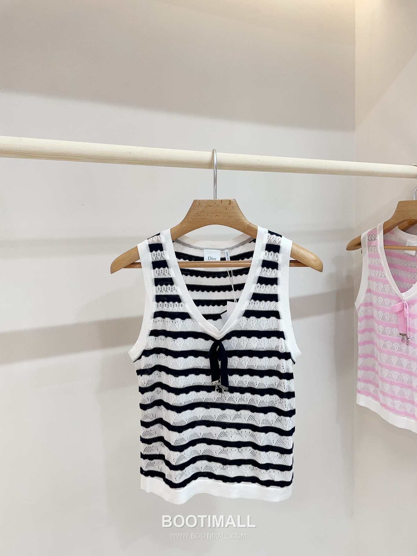 디올 2026SS 레이스니트 마리니에르 스트라이프 CD참 슬림핏 슬리브리스 니트 Dior 2026 SS Lace Knit Mariniere Stripe CD Charm Slim Fit Sleeveless Knit 7