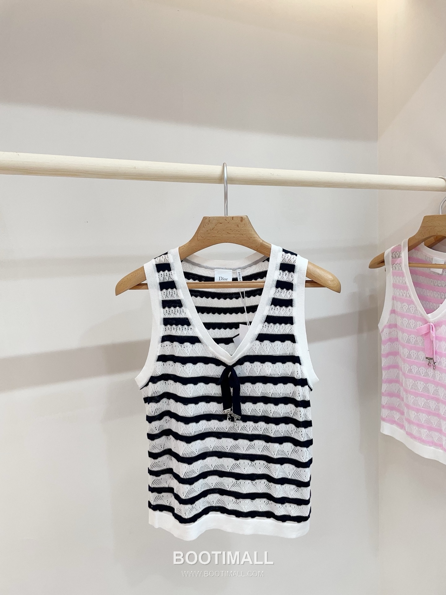 디올 2026SS 레이스니트 마리니에르 스트라이프 CD참 슬림핏 슬리브리스 니트 Dior 2026 SS Lace Knit Mariniere Stripe CD Charm Slim Fit Sleeveless Knit 11