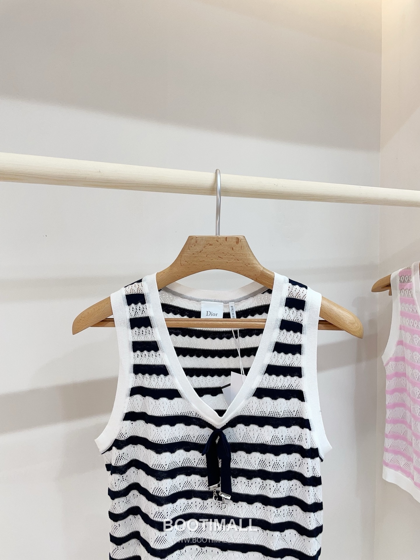 디올 2026SS 레이스니트 마리니에르 스트라이프 CD참 슬림핏 슬리브리스 니트 Dior 2026 SS Lace Knit Mariniere Stripe CD Charm Slim Fit Sleeveless Knit 12