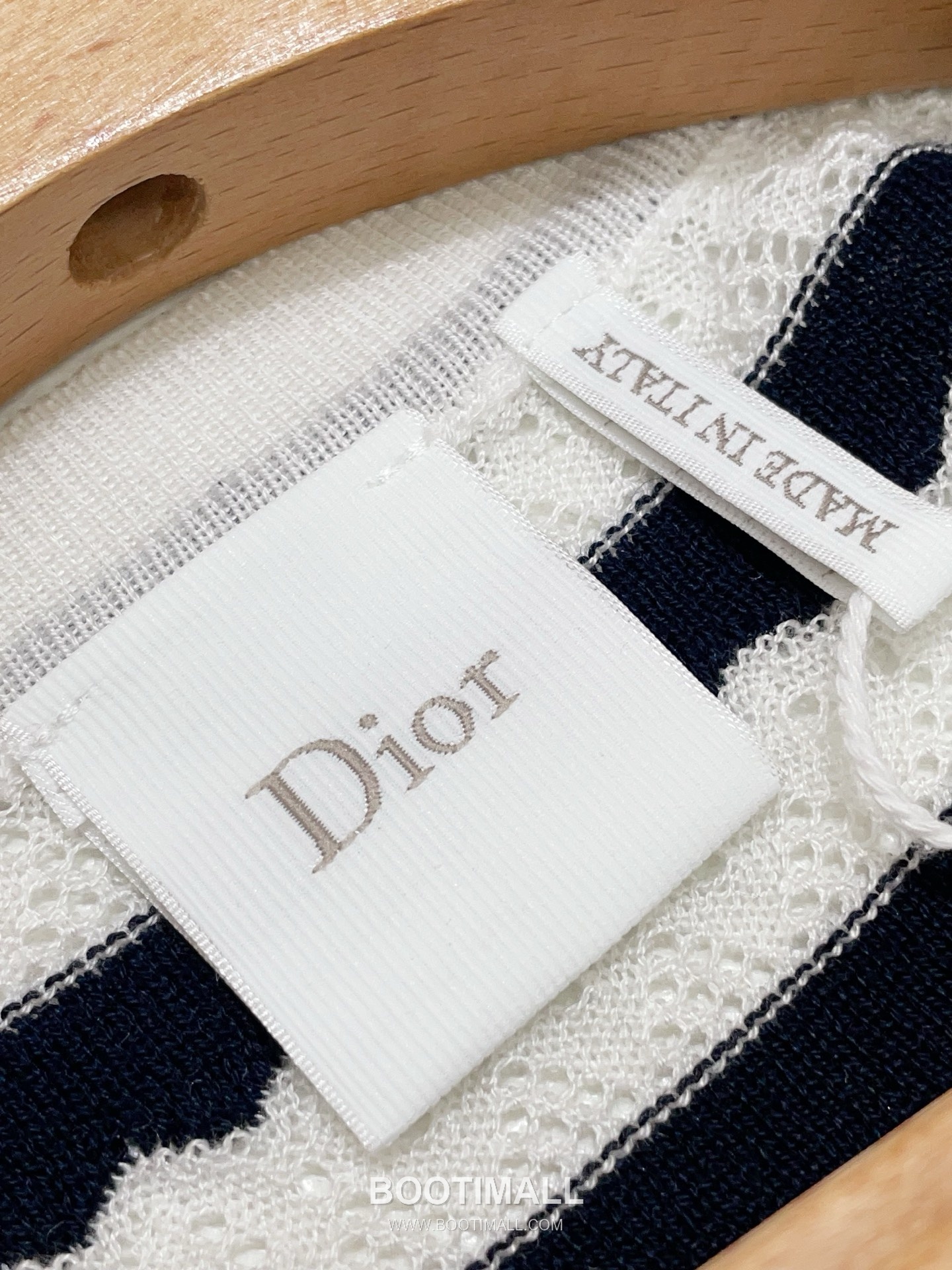 디올 2026SS 레이스니트 마리니에르 스트라이프 CD참 슬림핏 슬리브리스 니트 Dior 2026 SS Lace Knit Mariniere Stripe CD Charm Slim Fit Sleeveless Knit 22