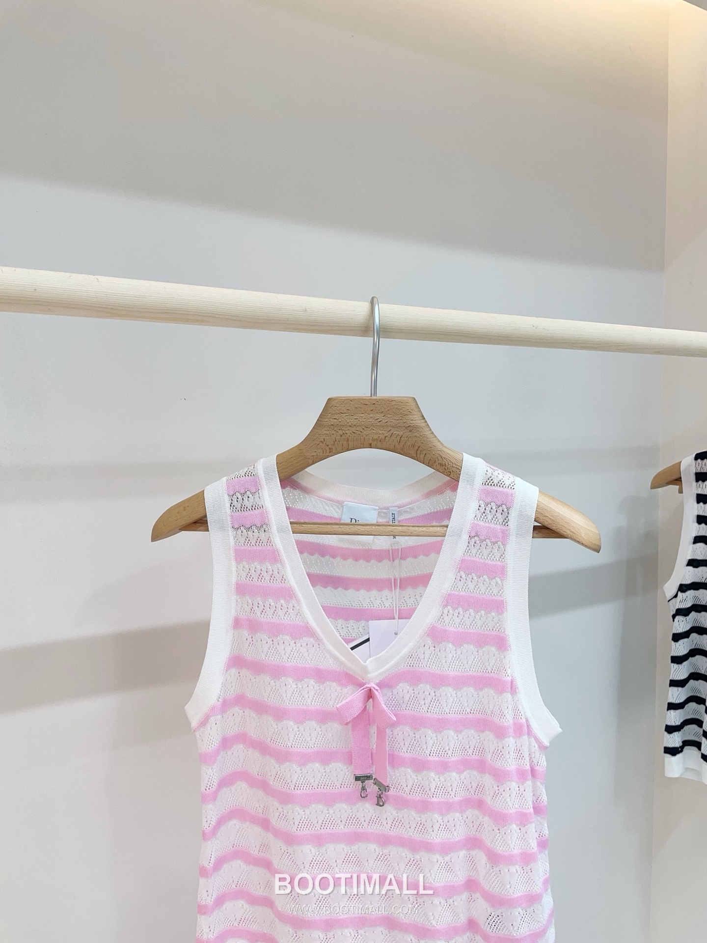 디올 2026SS 레이스니트 마리니에르 스트라이프 CD참 슬림핏 슬리브리스 니트 Dior 2026 SS Lace Knit Mariniere Stripe CD Charm Slim Fit Sleeveless Knit 3