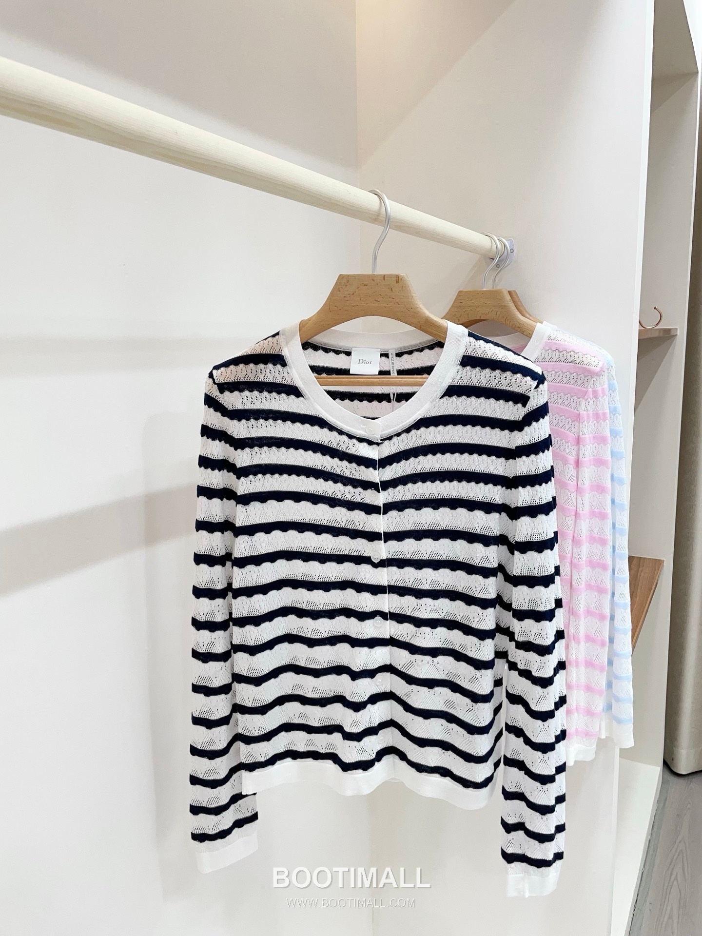 디올 2026SS 레이스니트 마리니에르 스트라이프 슬림핏 브이넥 긴팔 가디건 Dior 2026 SS Lace Knit Mariniere Stripe Slim Fit V Neck Long Sleeve Cardigan 17