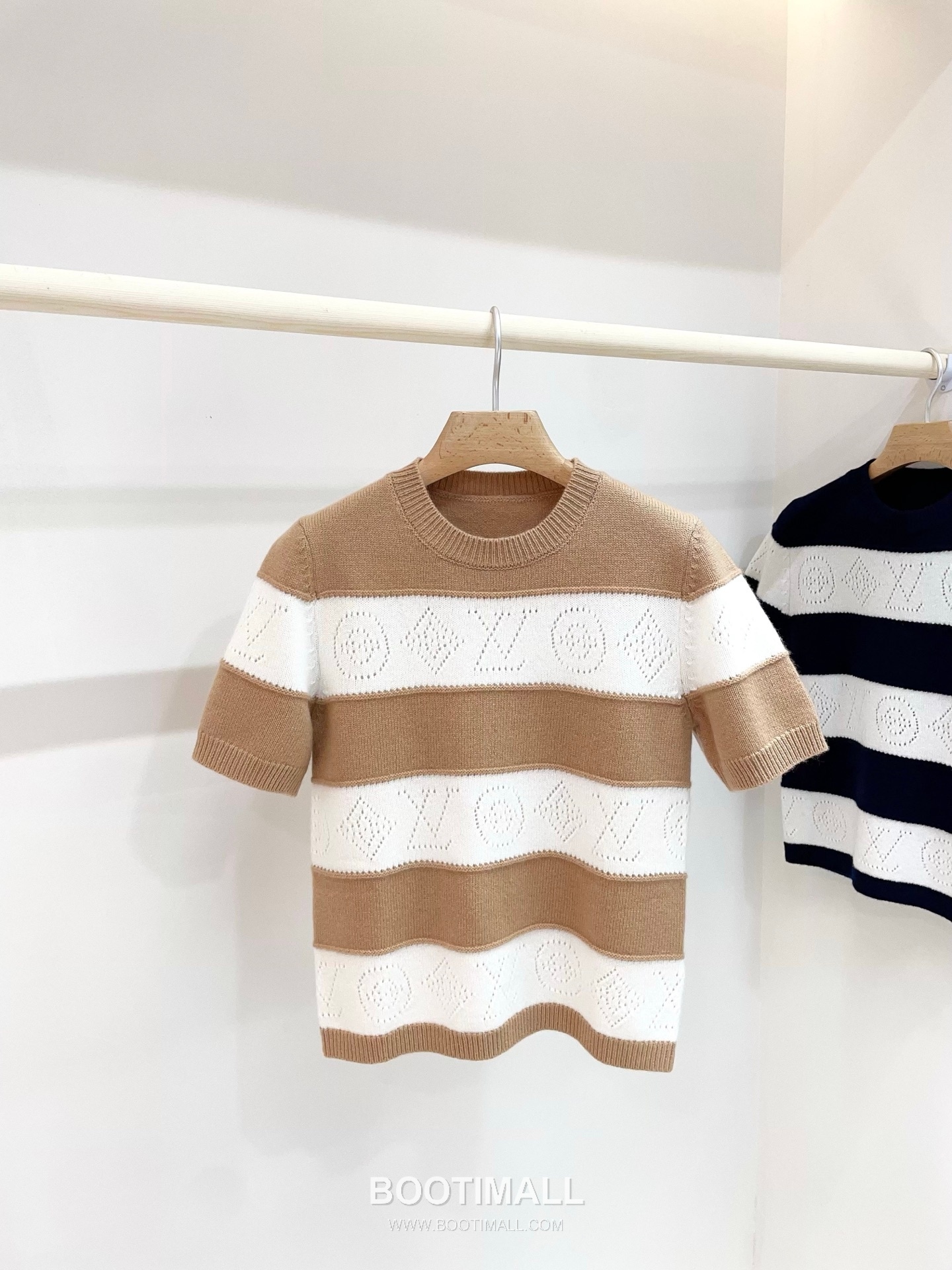 루이비통 2026SS 울캐시미어 모노그램 플로럴 슬림핏 반팔 니트 Louis Vuitton 2026 SS Wool Cashmere Monogram Floral Slim Fit Short Sleeve Knit 13