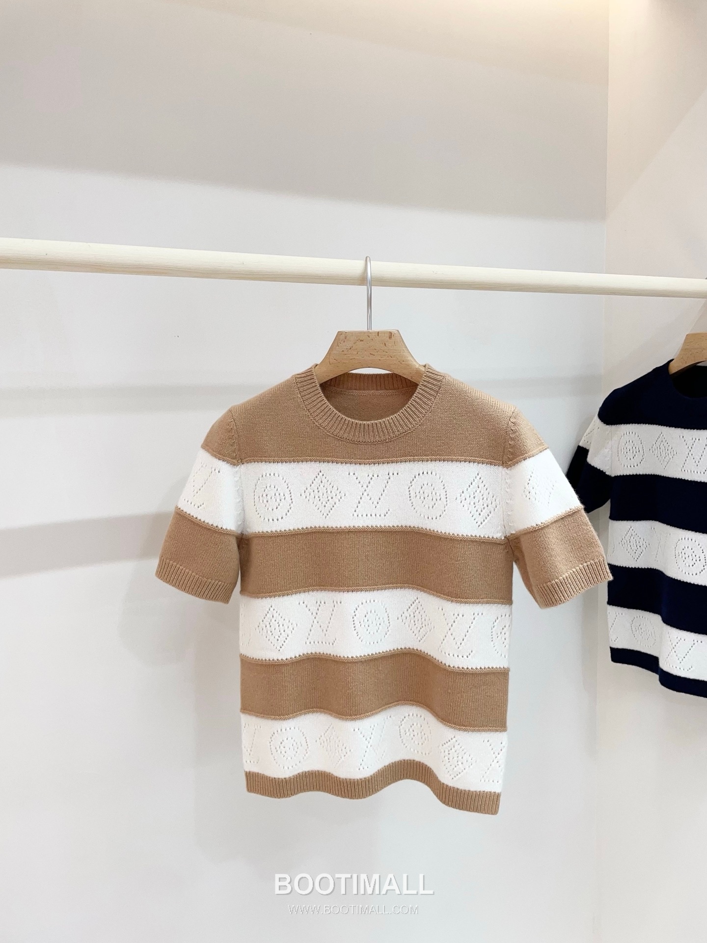 루이비통 2026SS 울캐시미어 모노그램 플로럴 슬림핏 반팔 니트 Louis Vuitton 2026 SS Wool Cashmere Monogram Floral Slim Fit Short Sleeve Knit 14