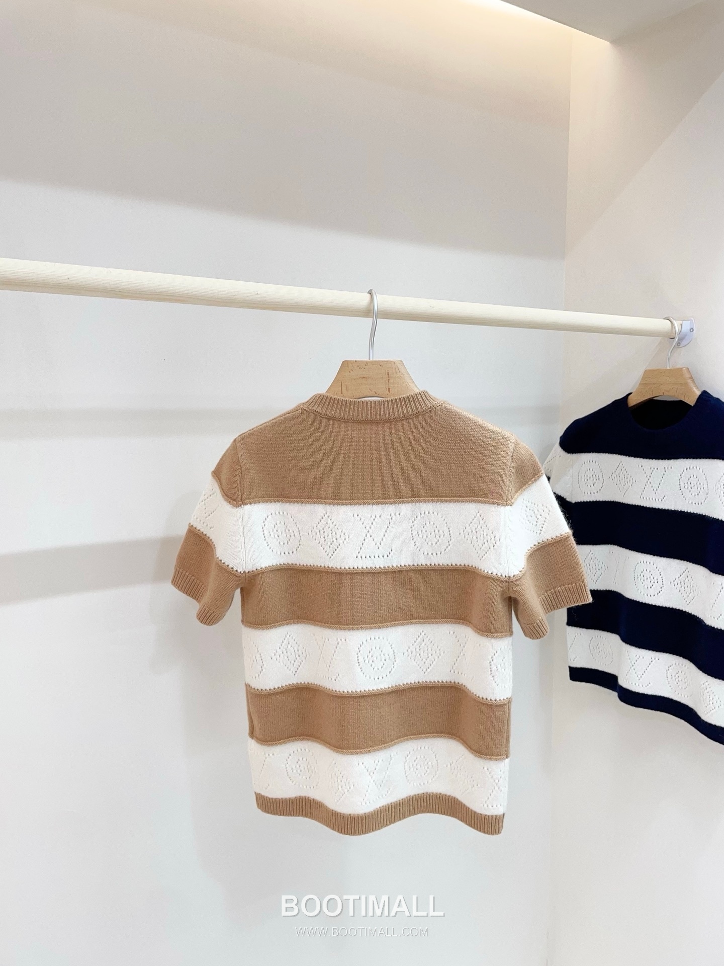 루이비통 2026SS 울캐시미어 모노그램 플로럴 슬림핏 반팔 니트 Louis Vuitton 2026 SS Wool Cashmere Monogram Floral Slim Fit Short Sleeve Knit 16