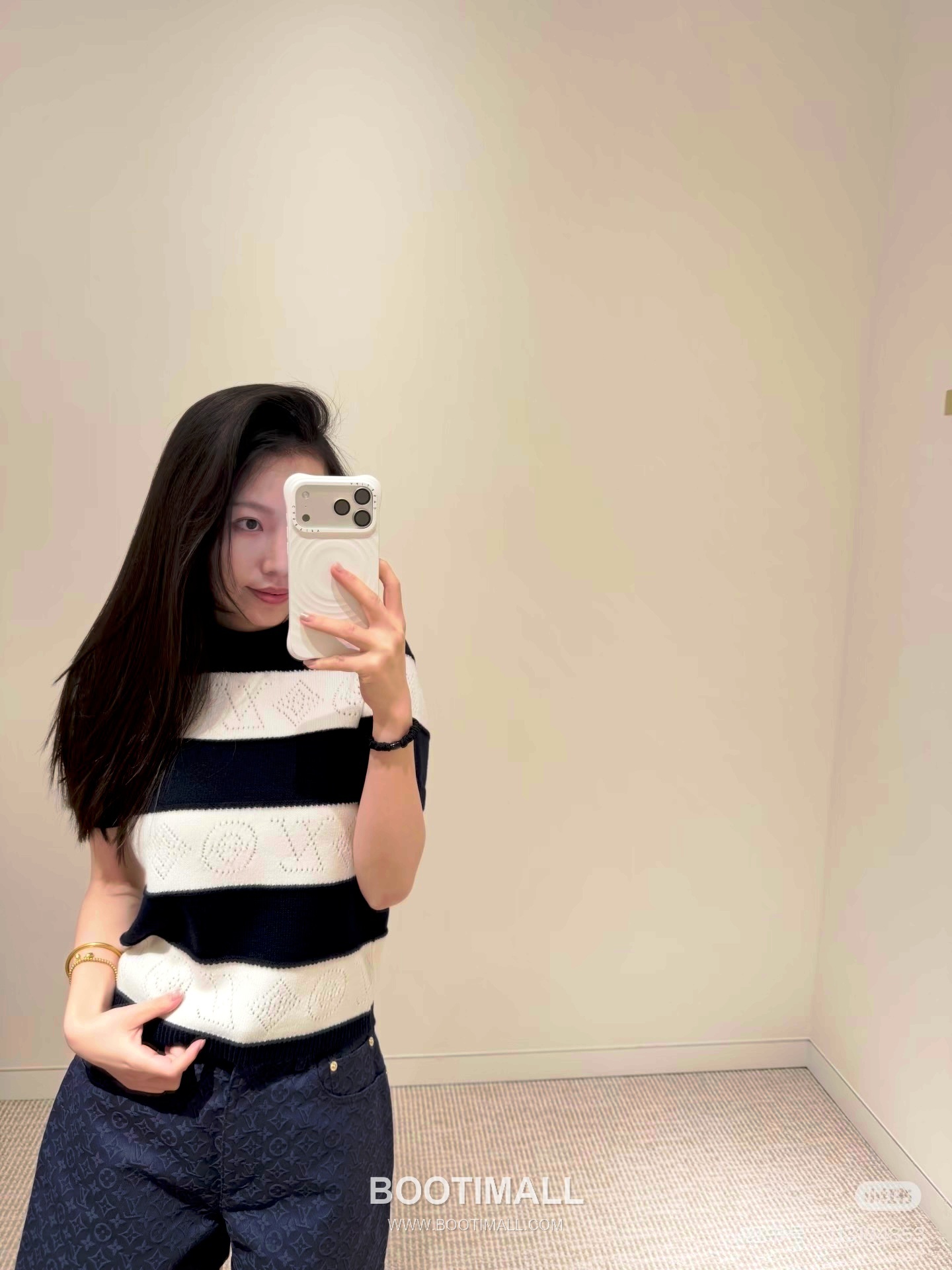 루이비통 2026SS 울캐시미어 모노그램 플로럴 슬림핏 반팔 니트 Louis Vuitton 2026 SS Wool Cashmere Monogram Floral Slim Fit Short Sleeve Knit 4