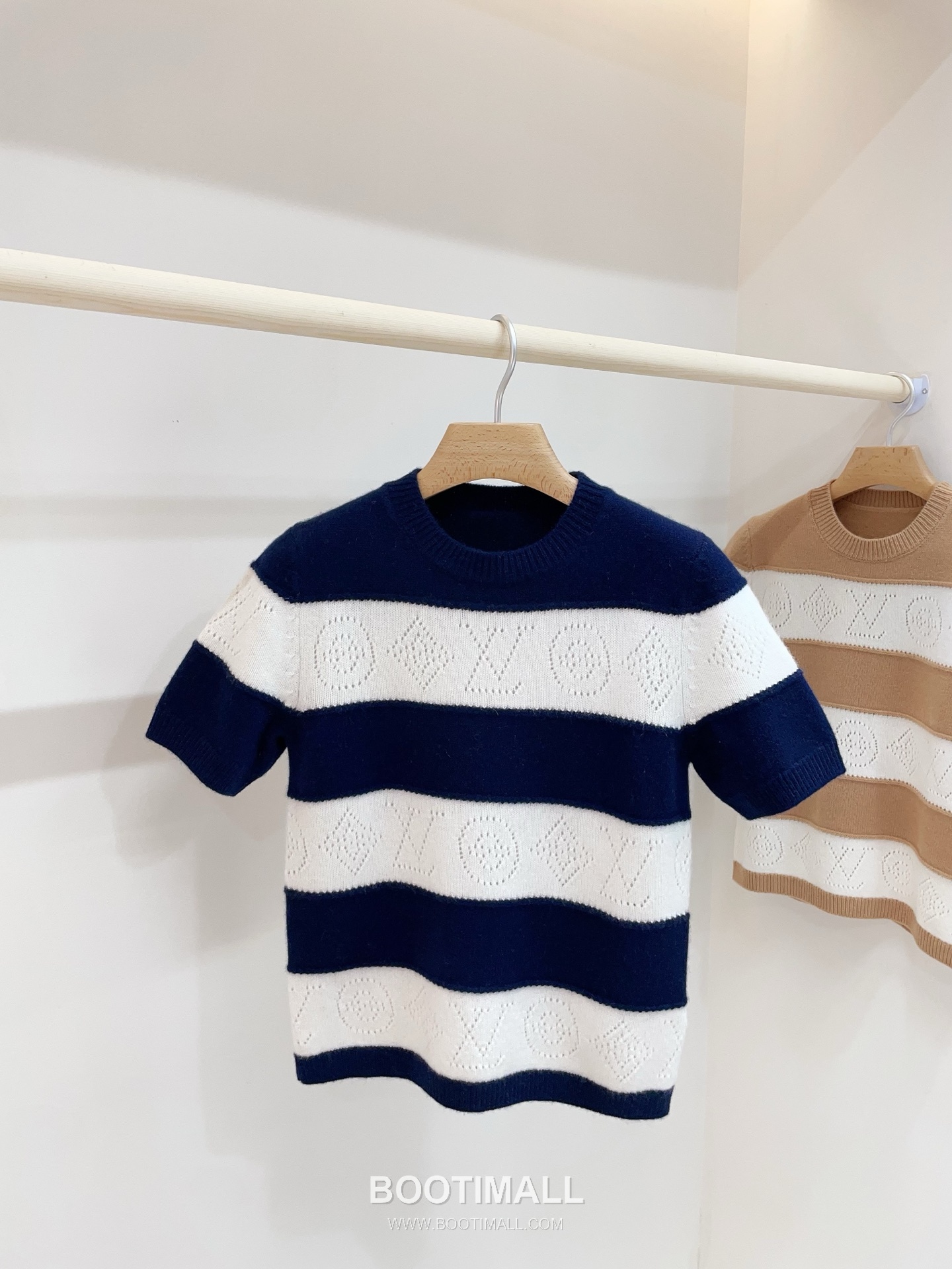 루이비통 2026SS 울캐시미어 모노그램 플로럴 슬림핏 반팔 니트 Louis Vuitton 2026 SS Wool Cashmere Monogram Floral Slim Fit Short Sleeve Knit 10