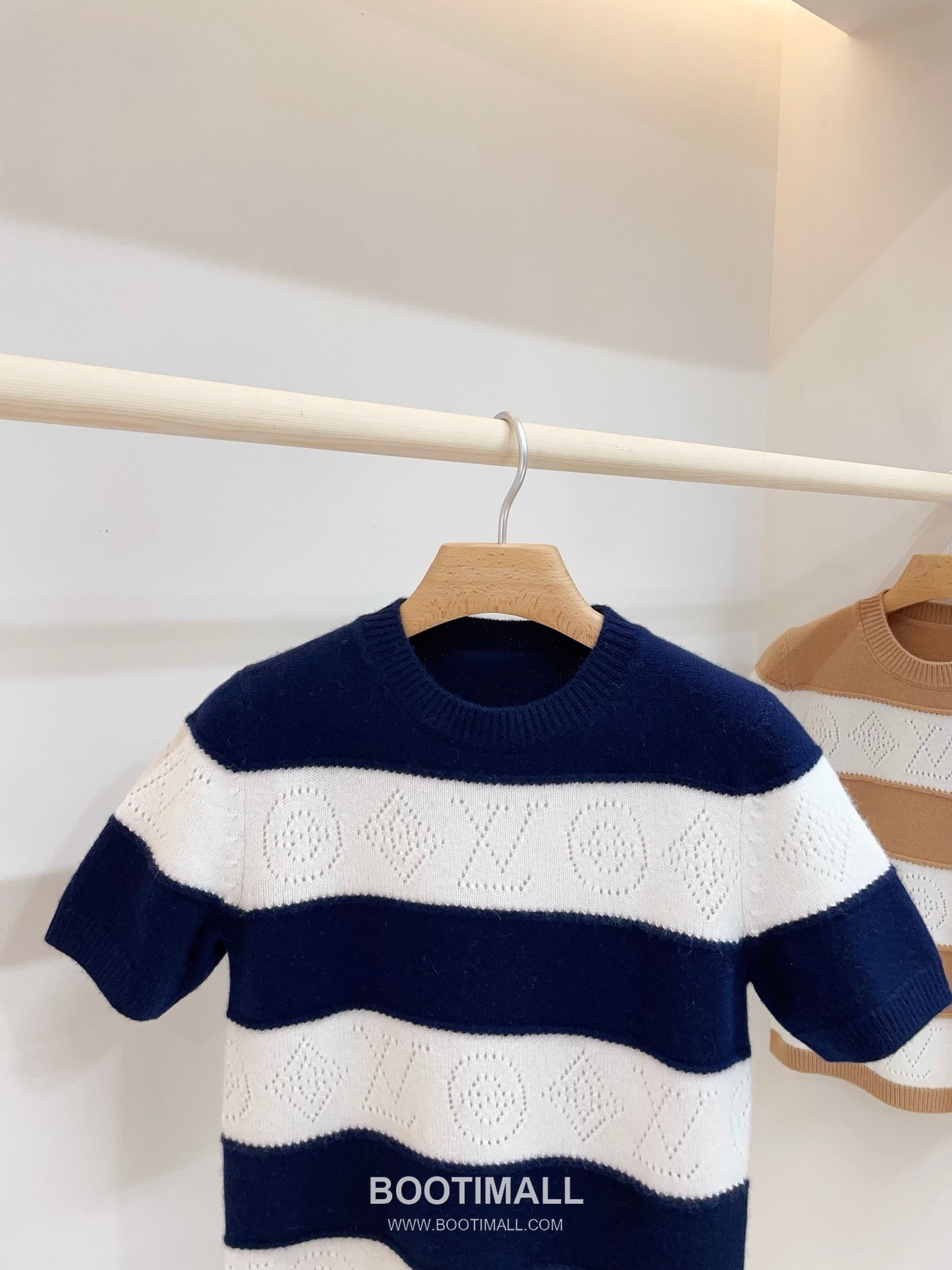 루이비통 2026SS 울캐시미어 모노그램 플로럴 슬림핏 반팔 니트 Louis Vuitton 2026 SS Wool Cashmere Monogram Floral Slim Fit Short Sleeve Knit 12