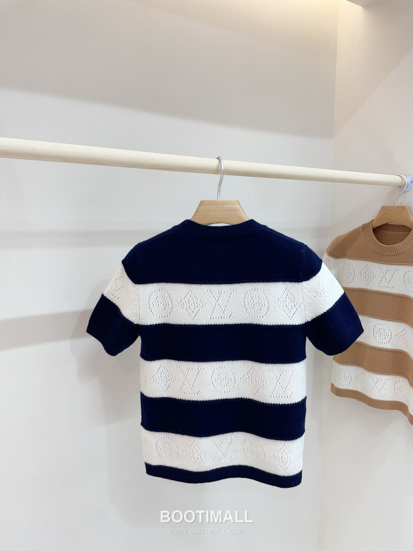 루이비통 2026SS 울캐시미어 모노그램 플로럴 슬림핏 반팔 니트 Louis Vuitton 2026 SS Wool Cashmere Monogram Floral Slim Fit Short Sleeve Knit 13