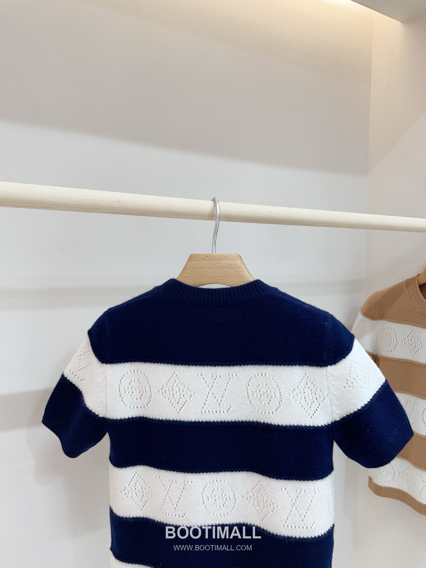 루이비통 2026SS 울캐시미어 모노그램 플로럴 슬림핏 반팔 니트 Louis Vuitton 2026 SS Wool Cashmere Monogram Floral Slim Fit Short Sleeve Knit 15