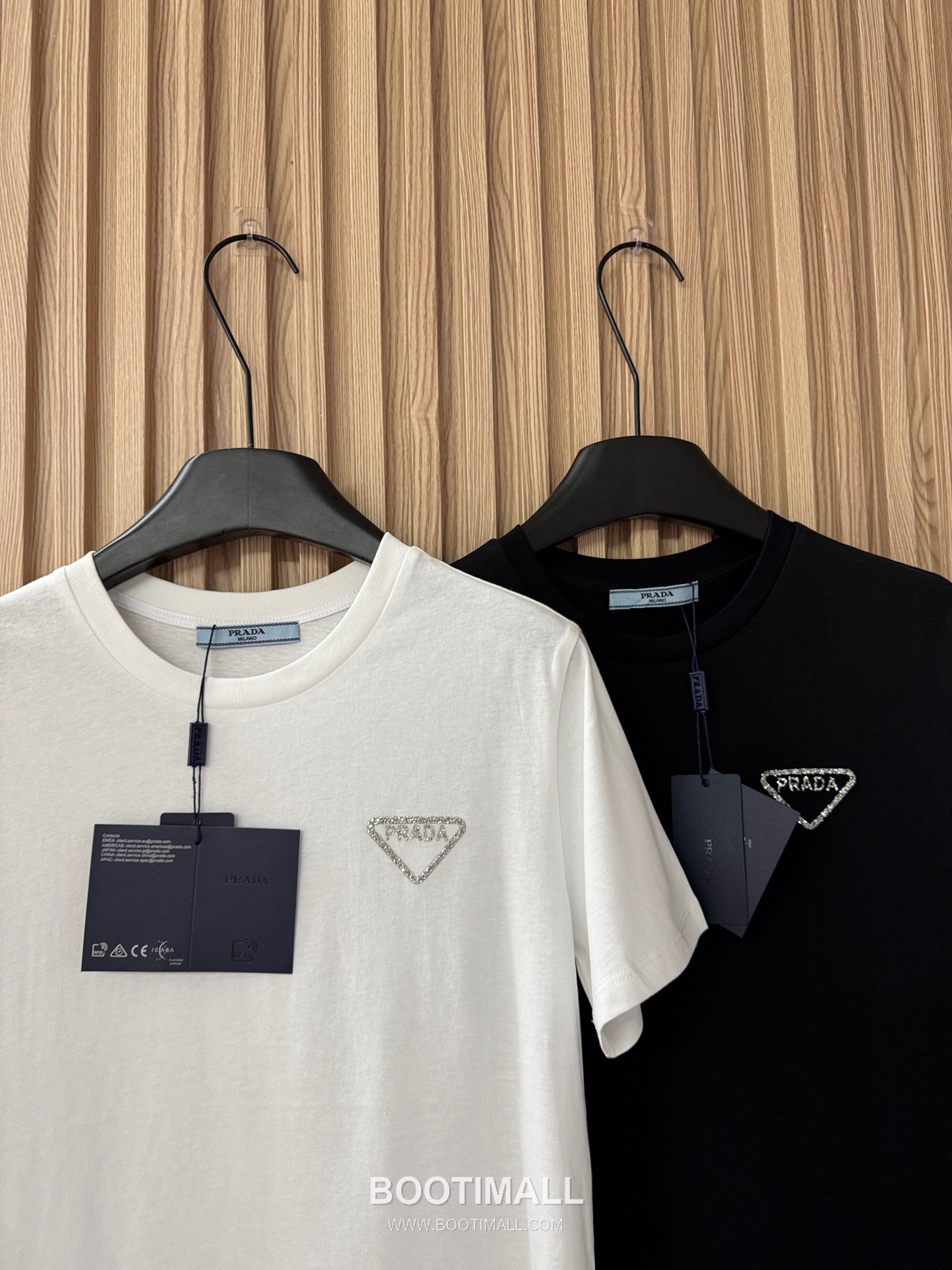 프라다 2026SS 코튼 트라이앵글 크리스탈로고 슬림핏 반팔 티셔츠 Prada 2026 SS Cotton Triangle Crystal Logo Slim Fit Short Sleeve T Shirt 2