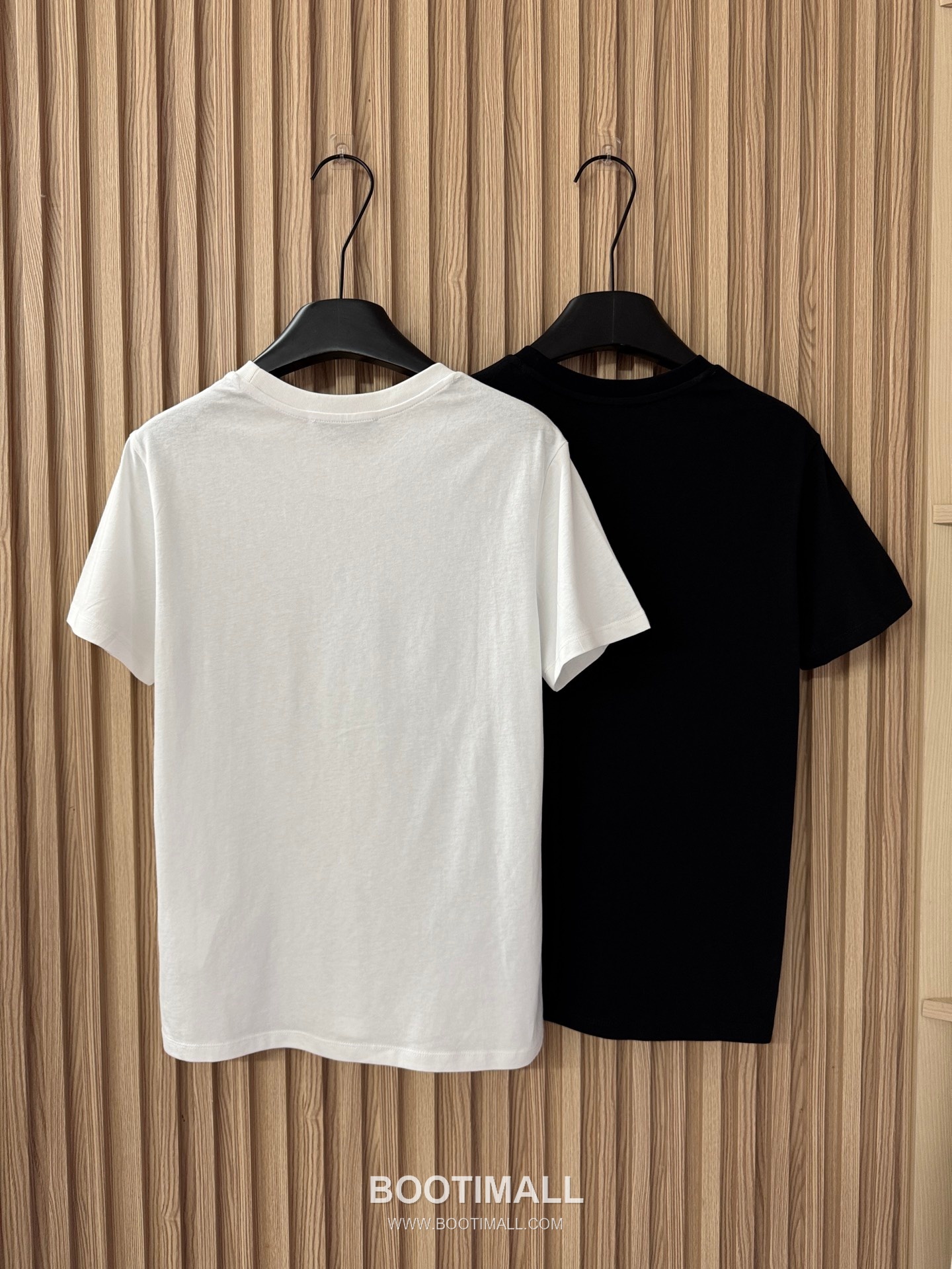 프라다 2026SS 코튼 트라이앵글 크리스탈로고 슬림핏 반팔 티셔츠 Prada 2026 SS Cotton Triangle Crystal Logo Slim Fit Short Sleeve T Shirt 5