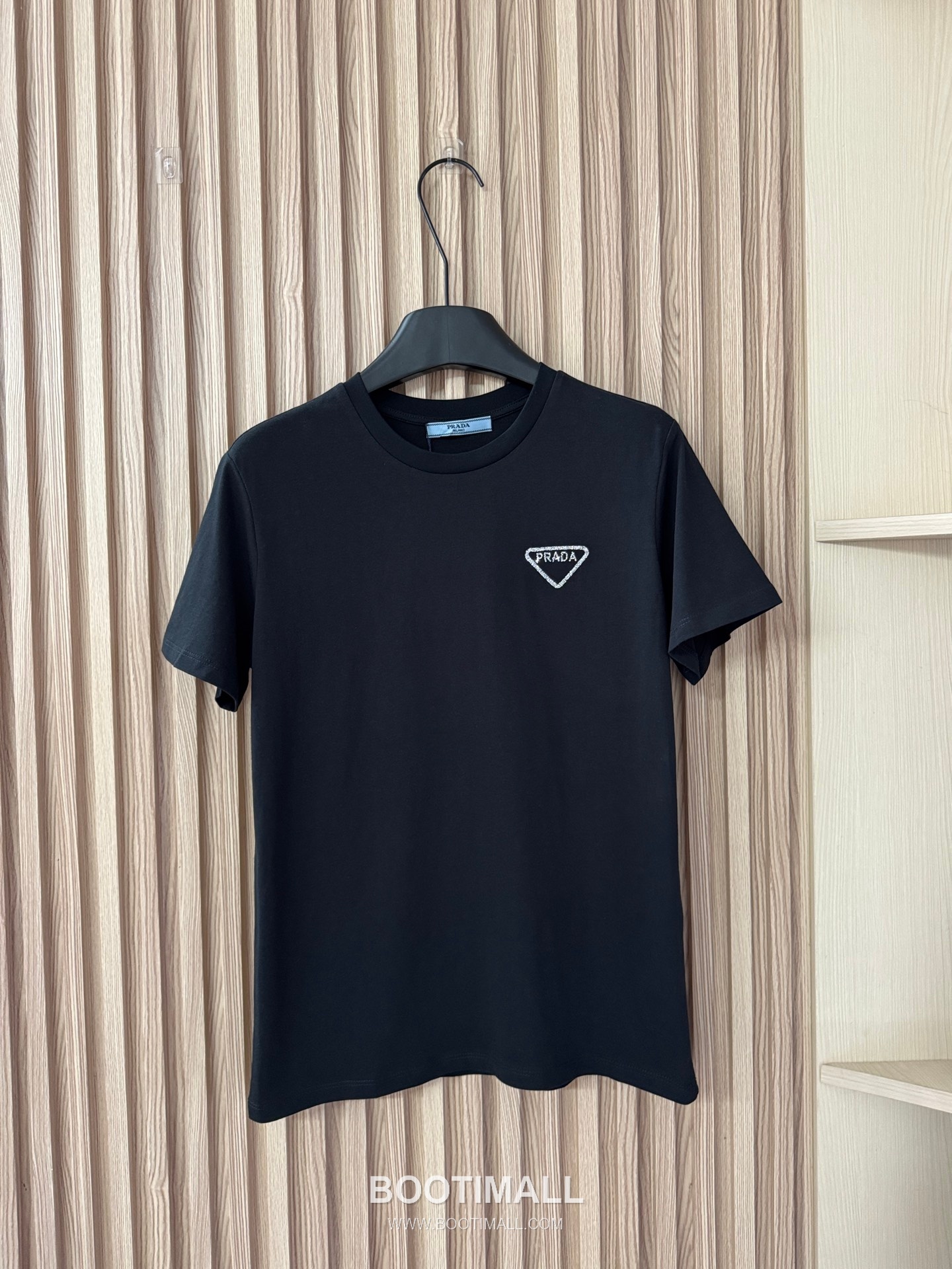 프라다 2026SS 코튼 트라이앵글 크리스탈로고 슬림핏 반팔 티셔츠 Prada 2026 SS Cotton Triangle Crystal Logo Slim Fit Short Sleeve T Shirt 8