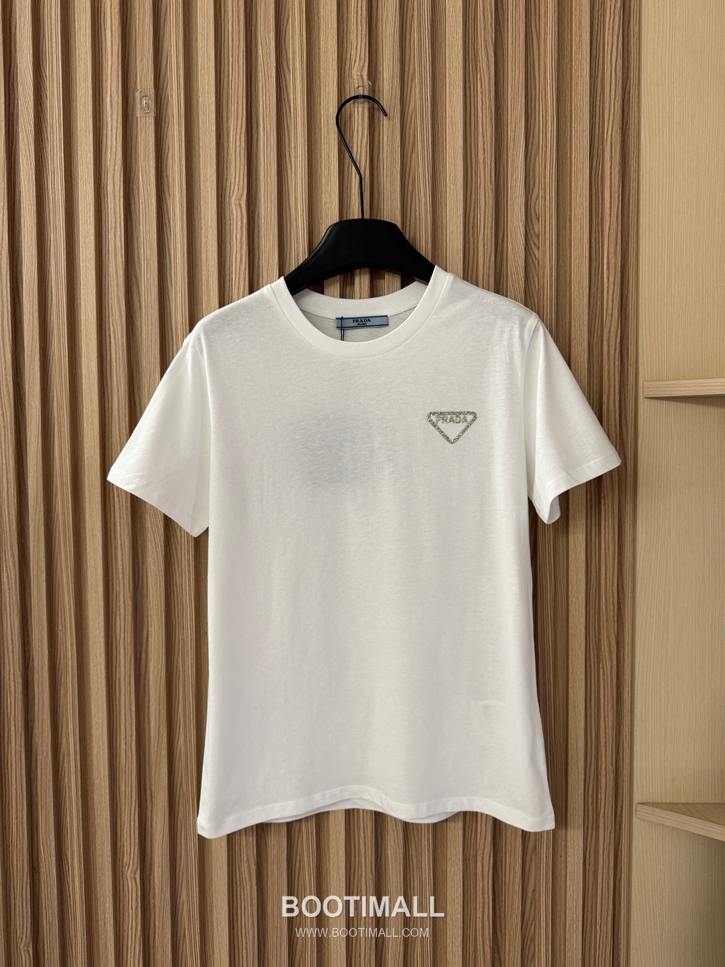 프라다 2026SS 코튼 트라이앵글 크리스탈로고 슬림핏 반팔 티셔츠 Prada 2026 SS Cotton Triangle Crystal Logo Slim Fit Short Sleeve T Shirt 9