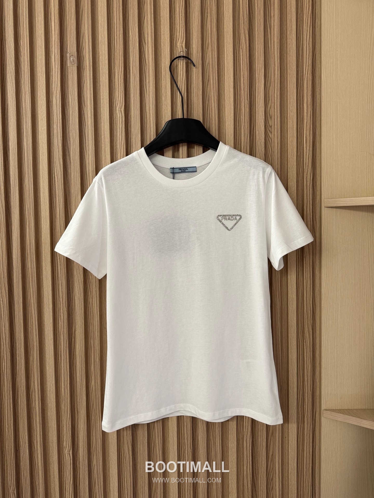 프라다 2026SS 코튼 트라이앵글 크리스탈로고 슬림핏 반팔 티셔츠 Prada 2026 SS Cotton Triangle Crystal Logo Slim Fit Short Sleeve T Shirt 11
