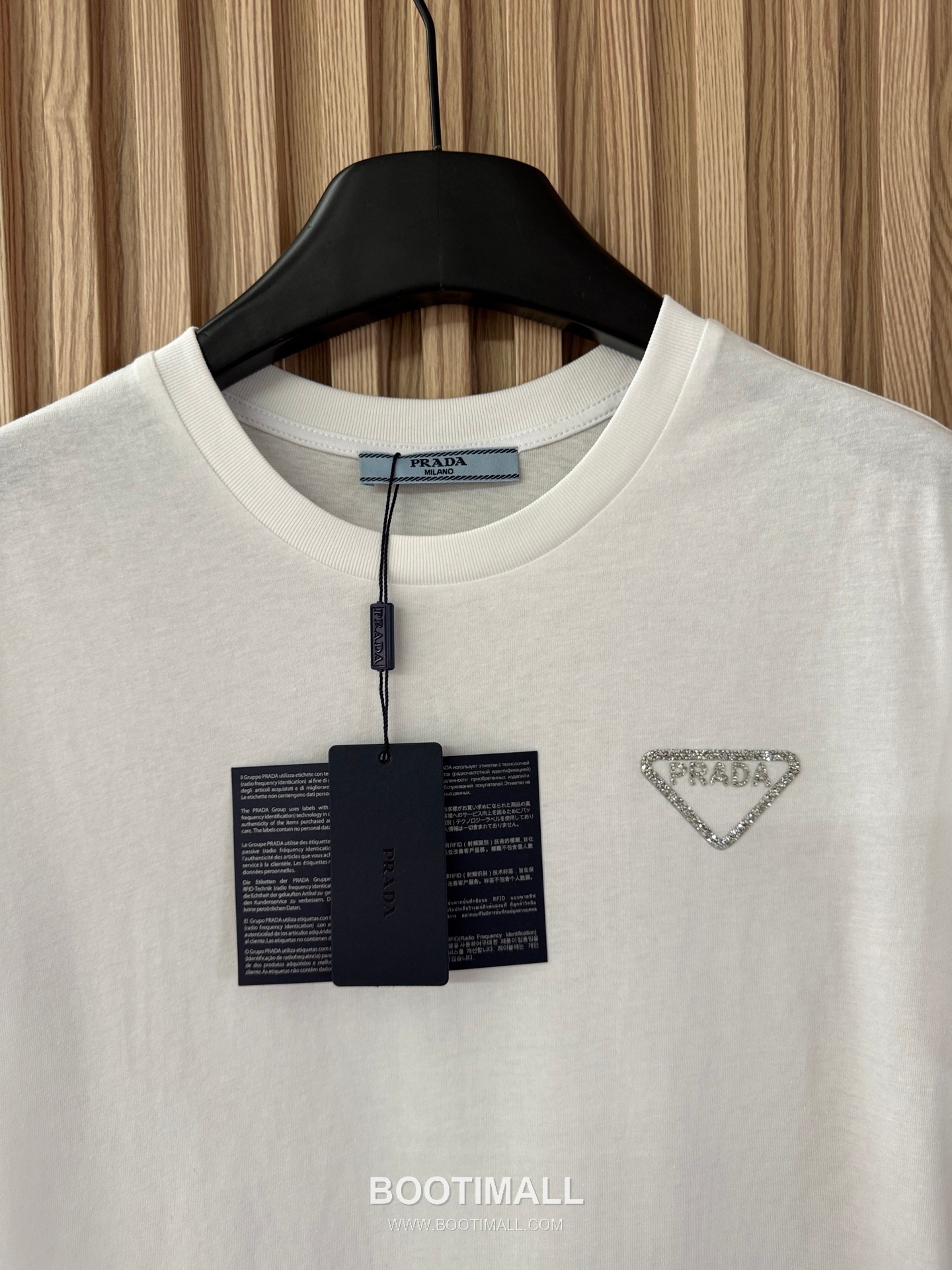 프라다 2026SS 코튼 트라이앵글 크리스탈로고 슬림핏 반팔 티셔츠 Prada 2026 SS Cotton Triangle Crystal Logo Slim Fit Short Sleeve T Shirt 13