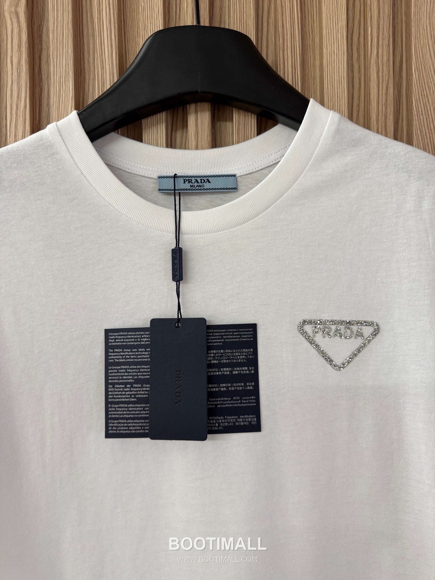 프라다 2026SS 코튼 트라이앵글 크리스탈로고 슬림핏 반팔 티셔츠 Prada 2026 SS Cotton Triangle Crystal Logo Slim Fit Short Sleeve T Shirt 14