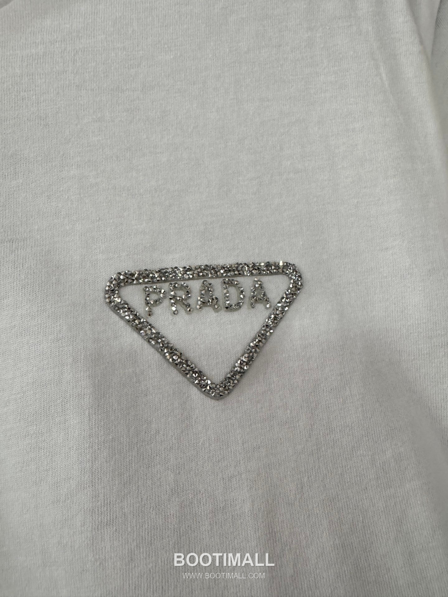 프라다 2026SS 코튼 트라이앵글 크리스탈로고 슬림핏 반팔 티셔츠 Prada 2026 SS Cotton Triangle Crystal Logo Slim Fit Short Sleeve T Shirt 16