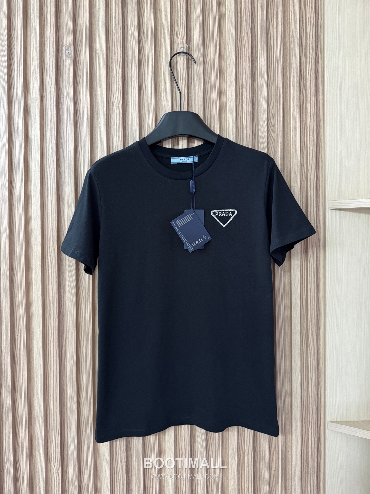 프라다 2026SS 코튼 트라이앵글 크리스탈로고 슬림핏 반팔 티셔츠 Prada 2026 SS Cotton Triangle Crystal Logo Slim Fit Short Sleeve T Shirt 18