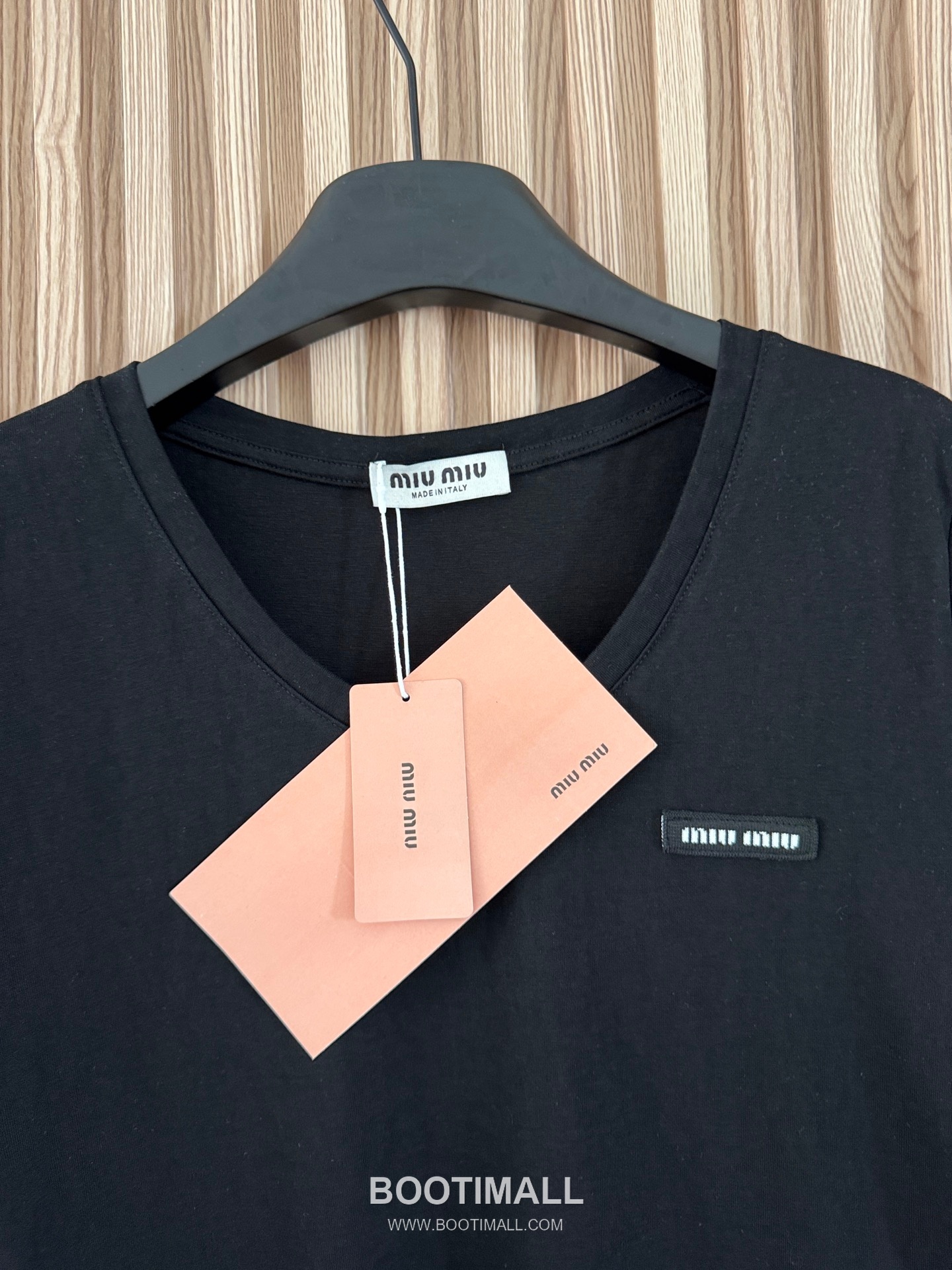 프라다 2026SS 슬럽코튼 트라이앵글로고 슬림핏 브이넥 반팔 티셔츠 Prada 2026 SS Slub Cotton Triangle Logo Slim Fit V Neck Short Sleeve T Shirt 13